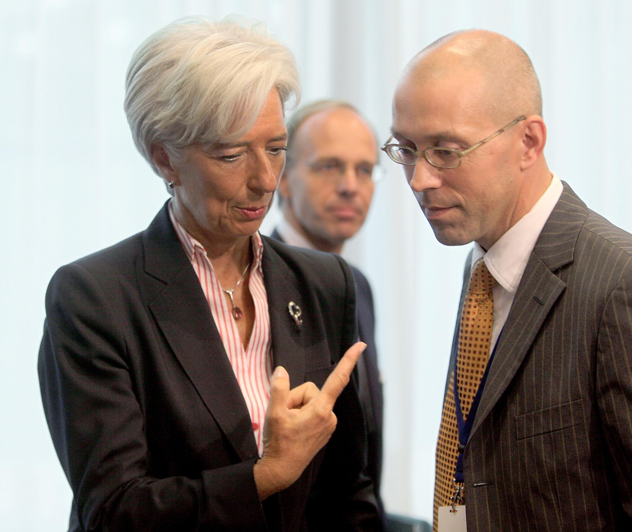 Йорг Асмунсен (вдясно) бе германският кандидат за главен икономист на ЕЦБ