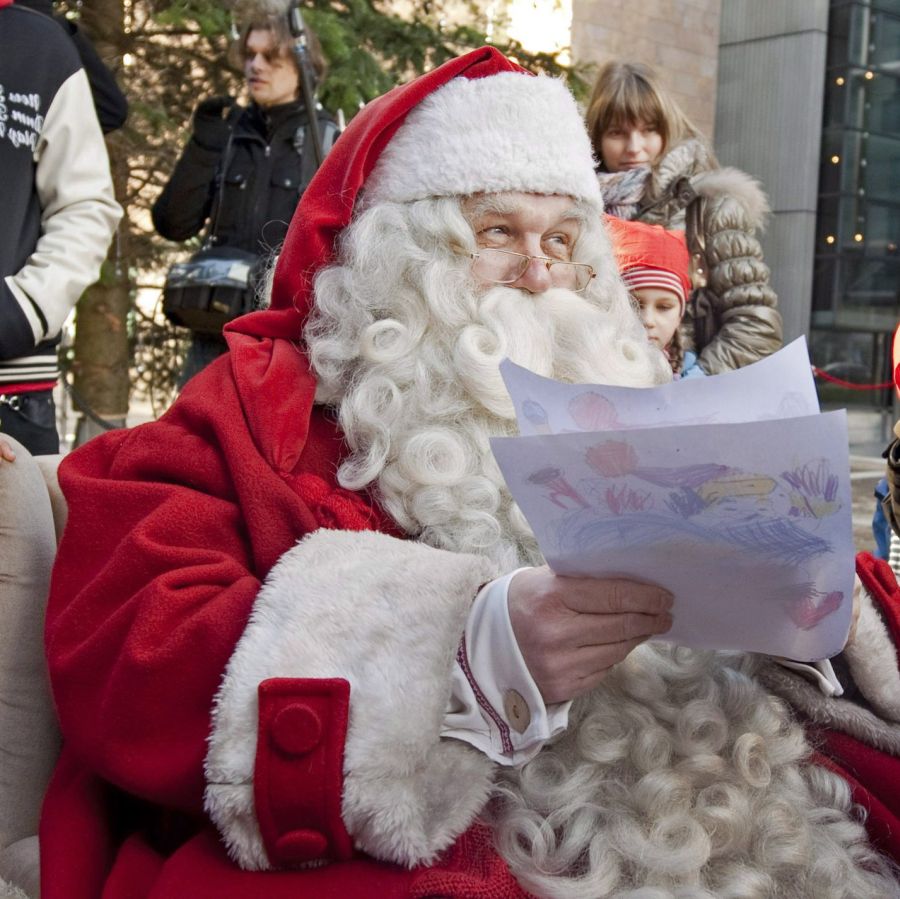 Пощите очакват ”най-красивото писмо до Дядо Коледа”