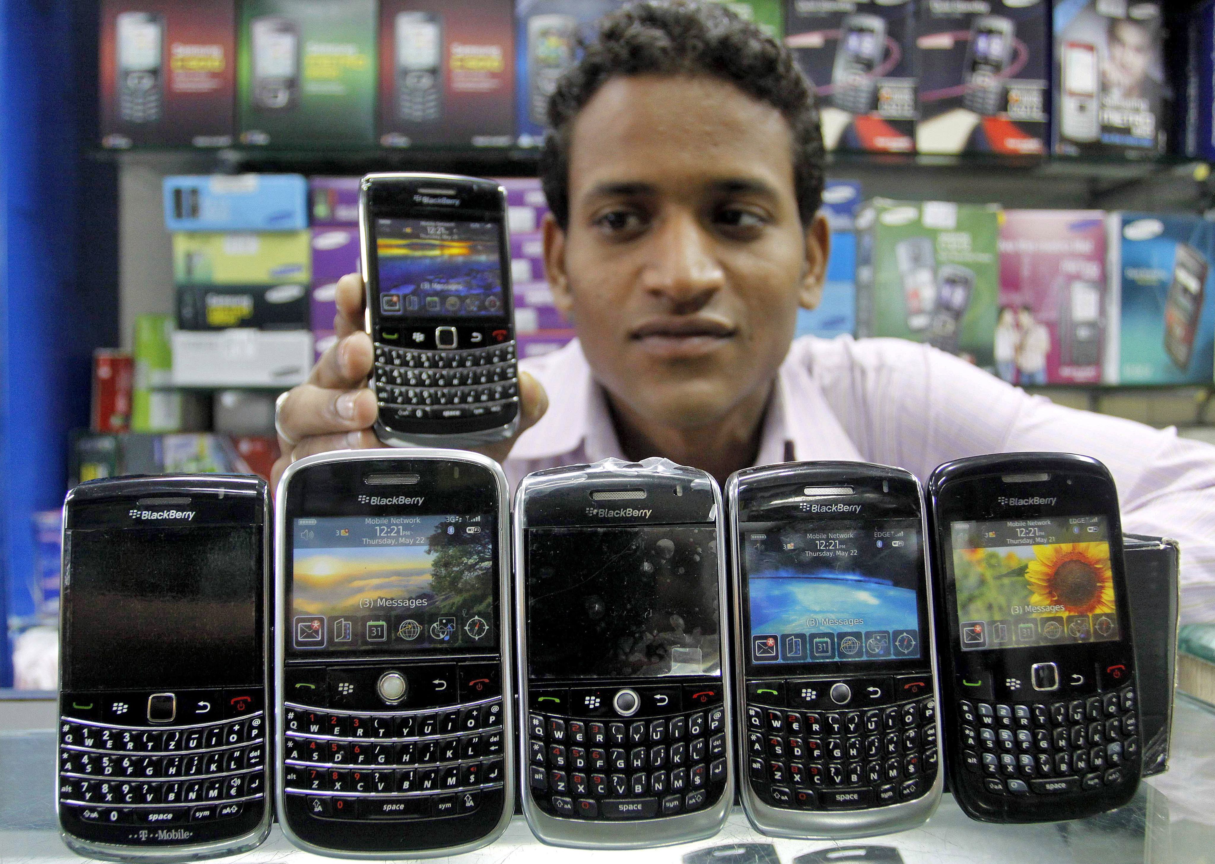 Смартфоните BlackBerry могат лесно да бъдат спрени от продажба, ако не се стигне до споразумение