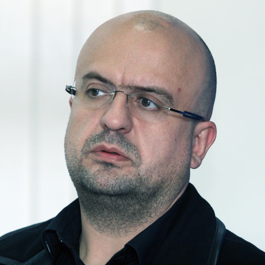 Камен Костадинов остава в ръководството на партията