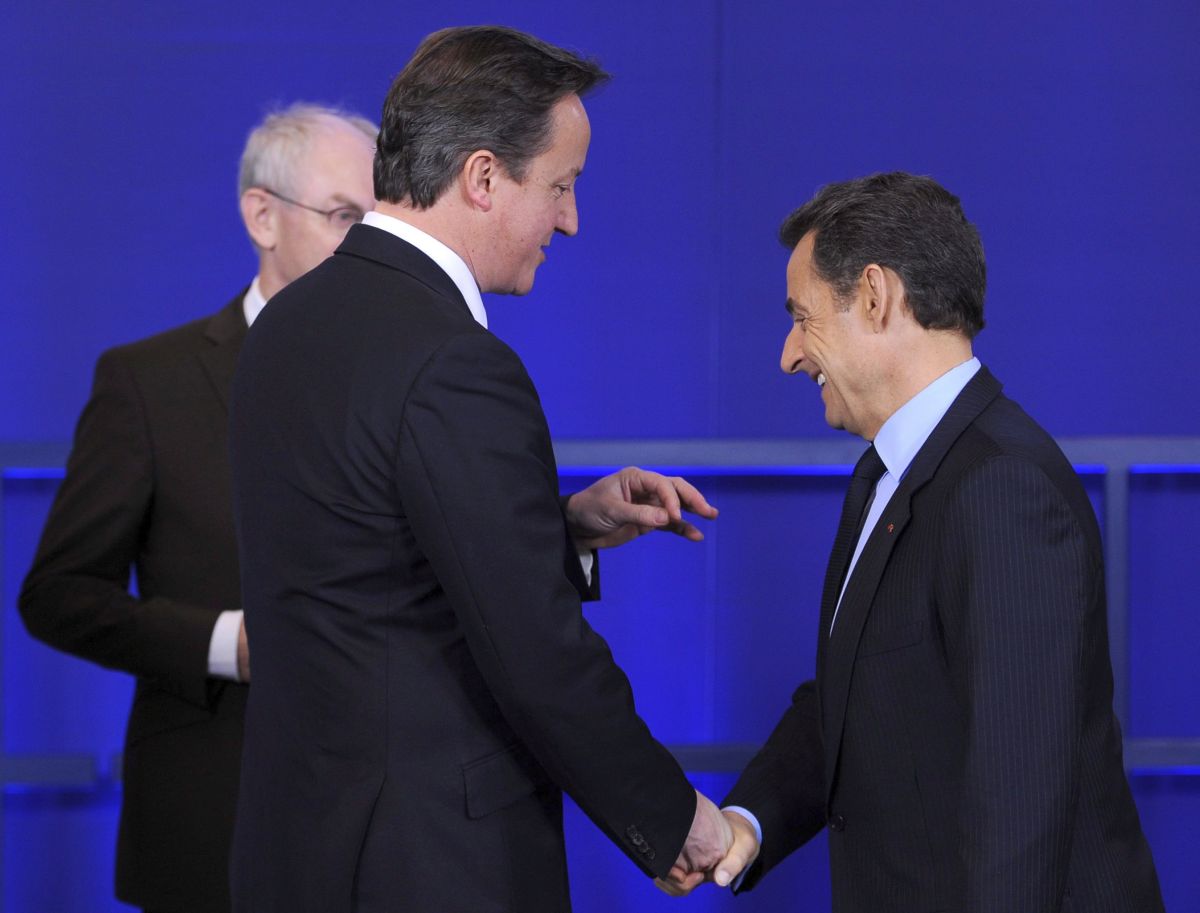 Британският премиер Дейвид Камерън и френският президент Никола Саркози