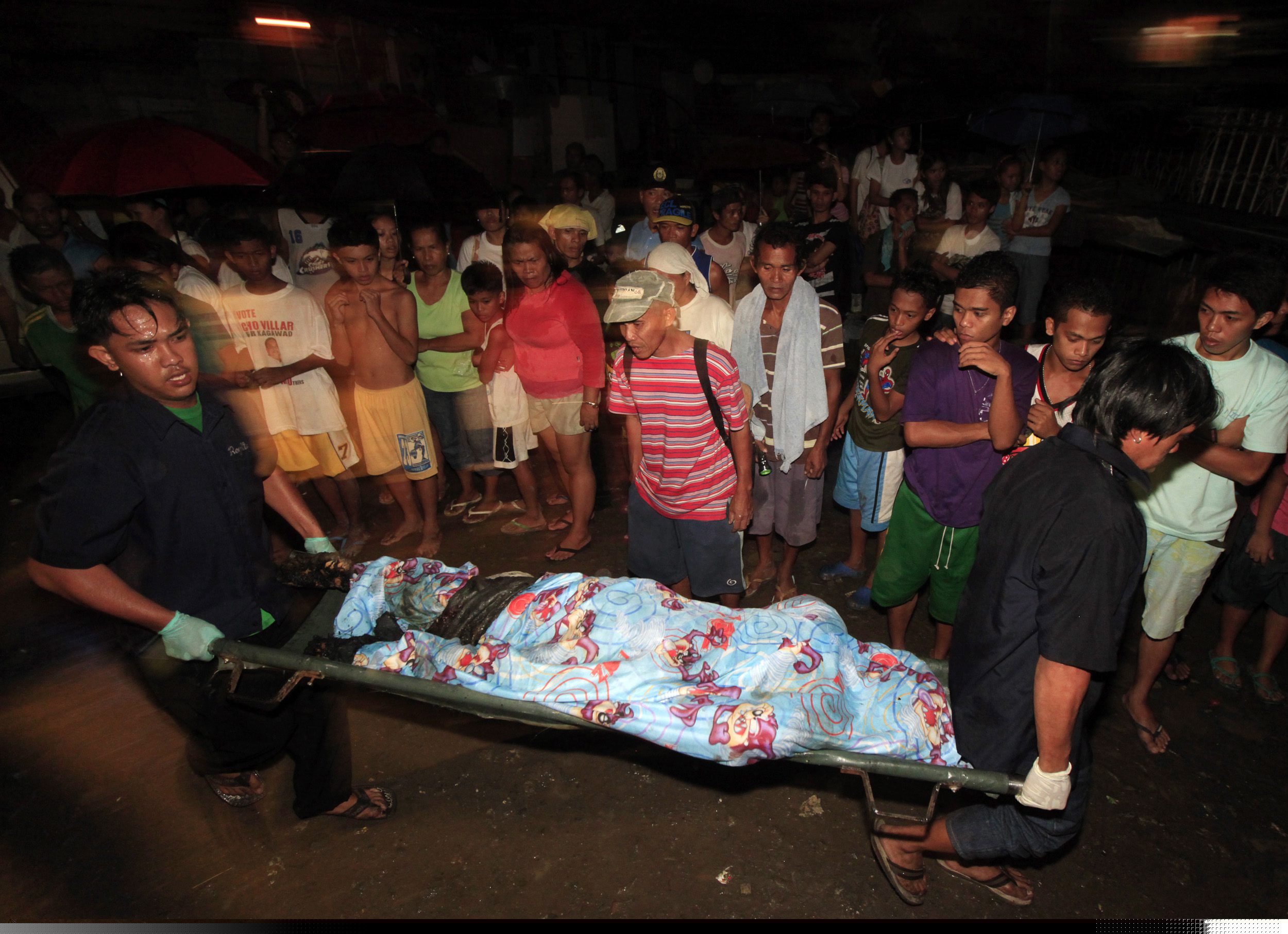 Самолет се разби в училище в Манила, 13 са загинали
