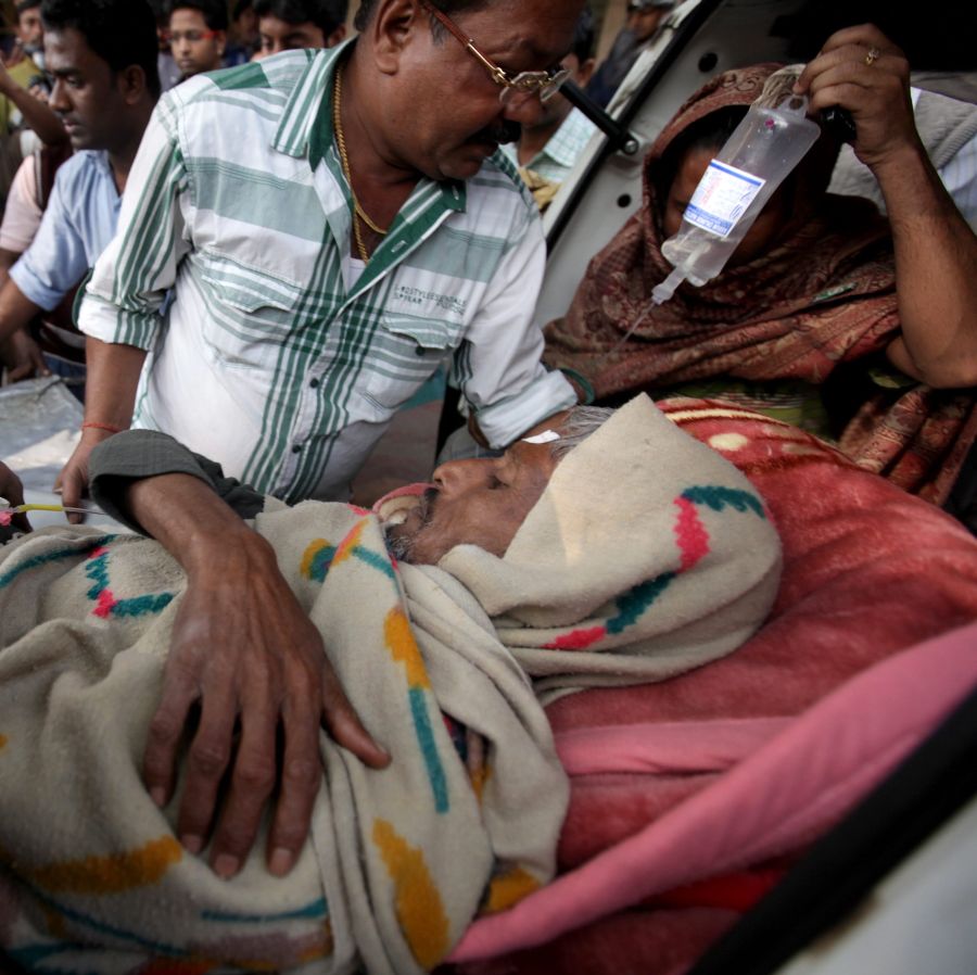 Над 140 души починаха, отровени от алкохол в Индия