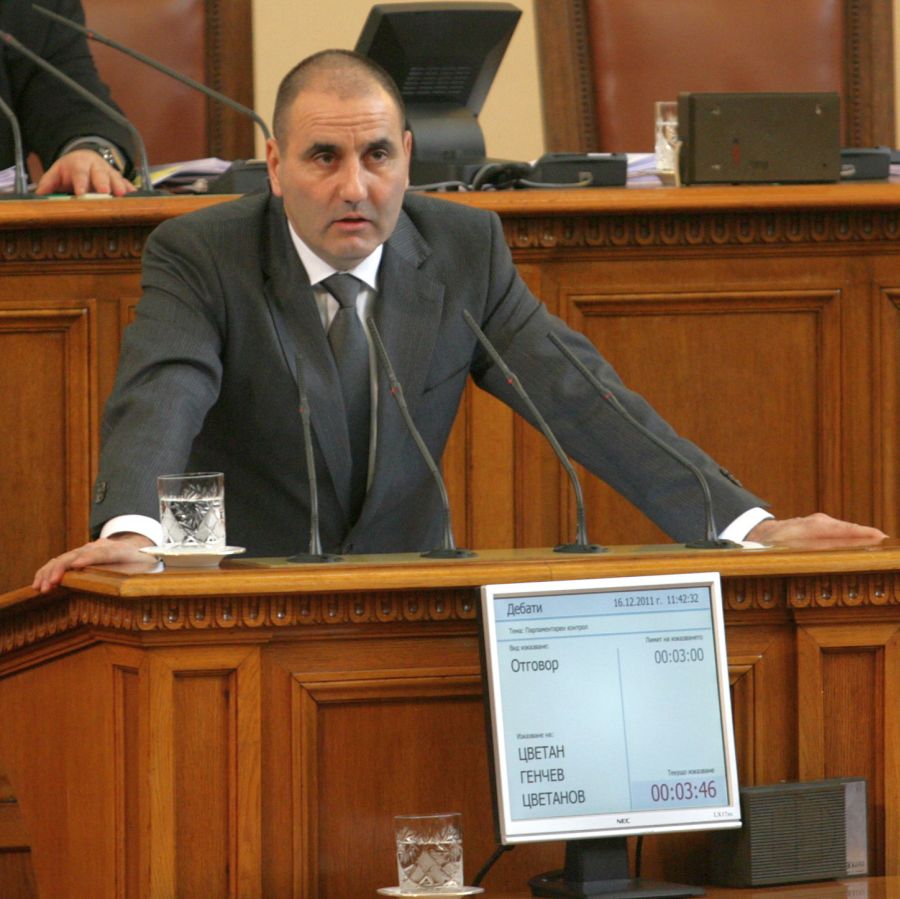 Липсата на мотив за палежите е пречка за бързото разкриване на случаите, обясни Цветан Цветанов пред парламента