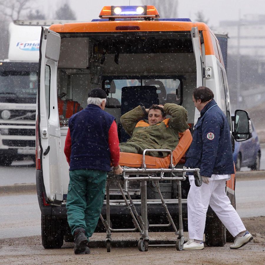 Жертвата е била в изкоп с дълбочина около 3,5 м, когато е била затрупана