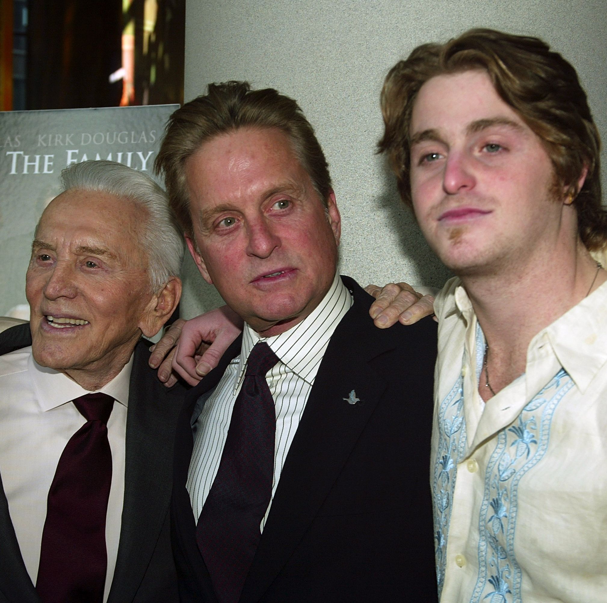 Синът на Майкъл Дъглас нападнат в затвора