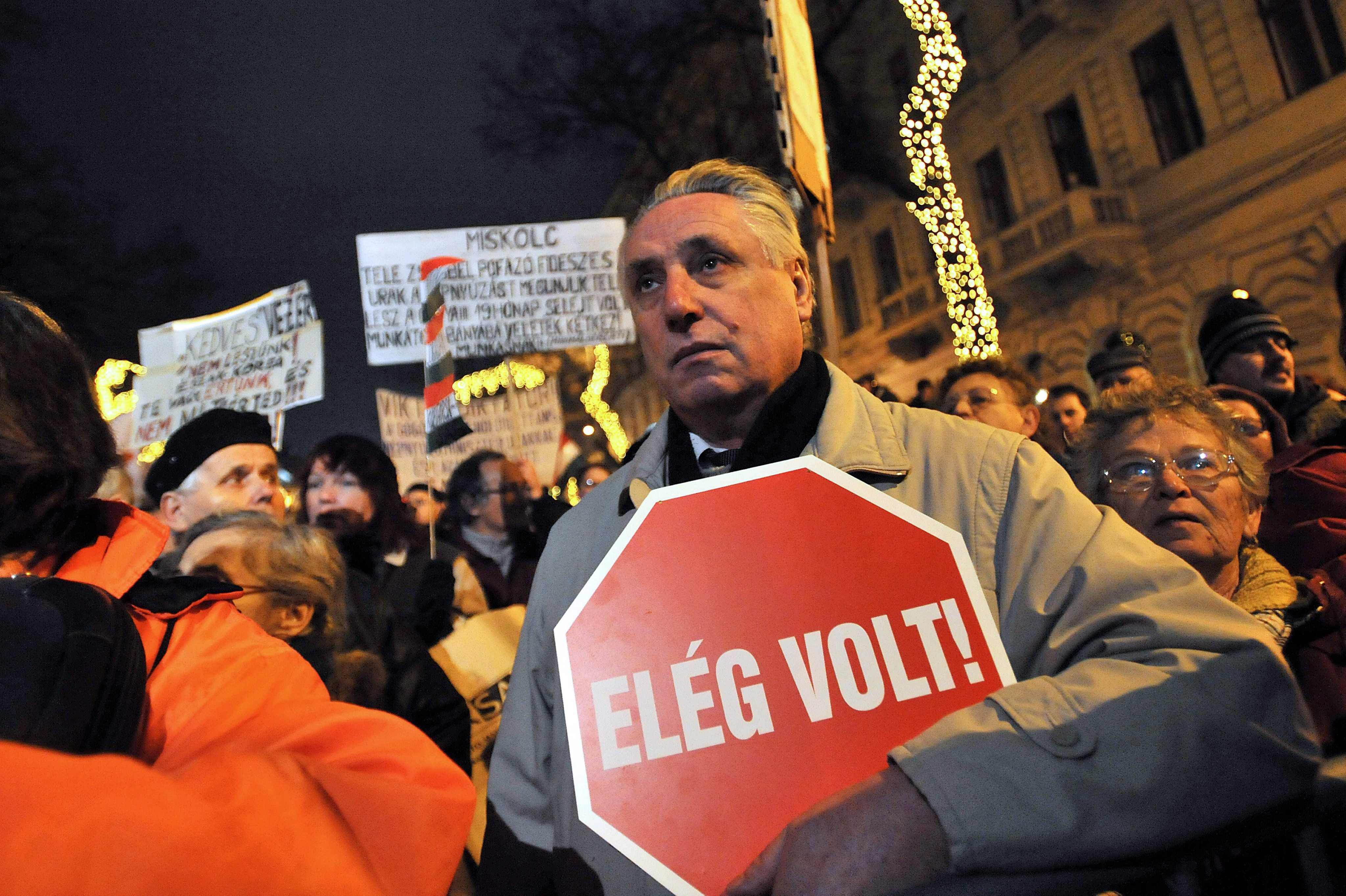 Новите закони и промените в конституцията предизвикаха и протести в Унгария
