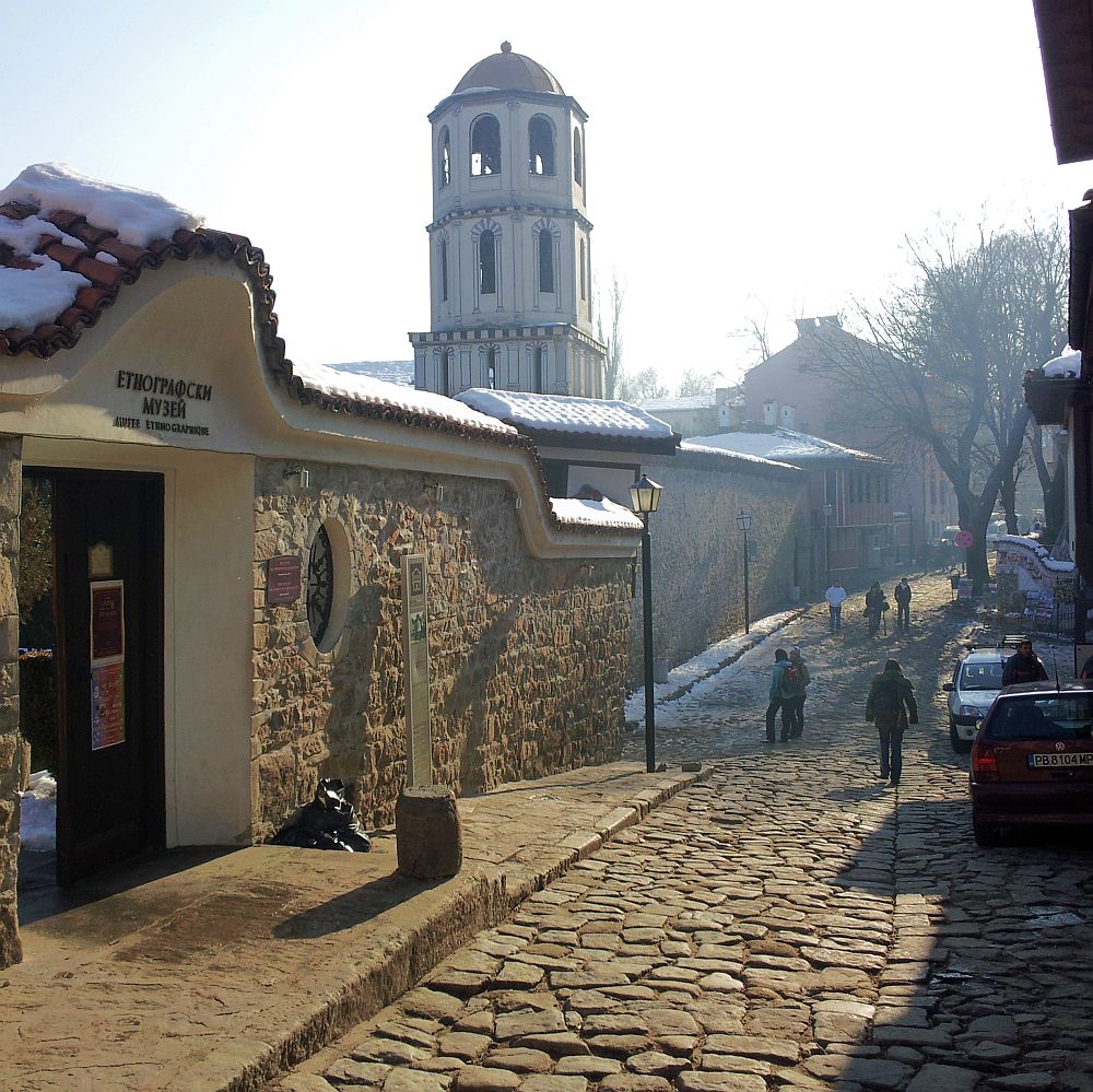 Част от картините са открити в различни къщи в Стария град