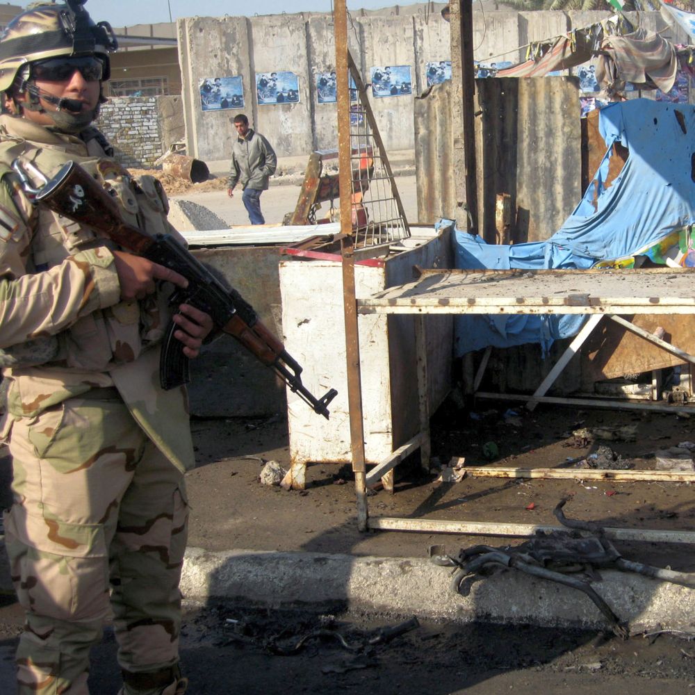 Най-малко 50 души загинаха, 200 ранени при атентати в Ирак