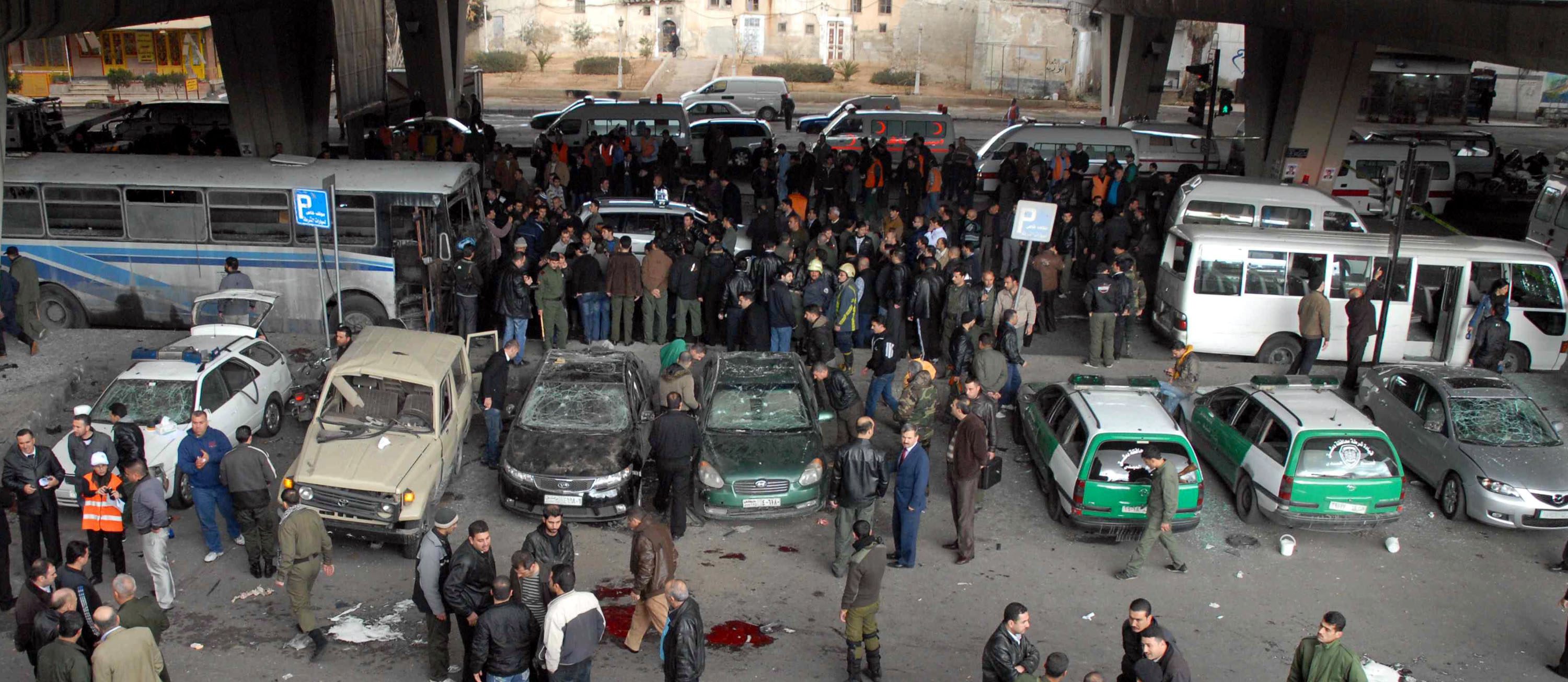 Атентатор-самоубиец взриви полицейски автобус в Дамаск