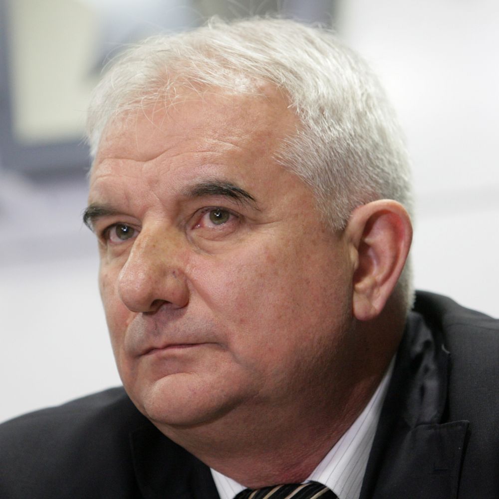 Андрей Иванов подаде оставка, сменя го Елен Герджиков