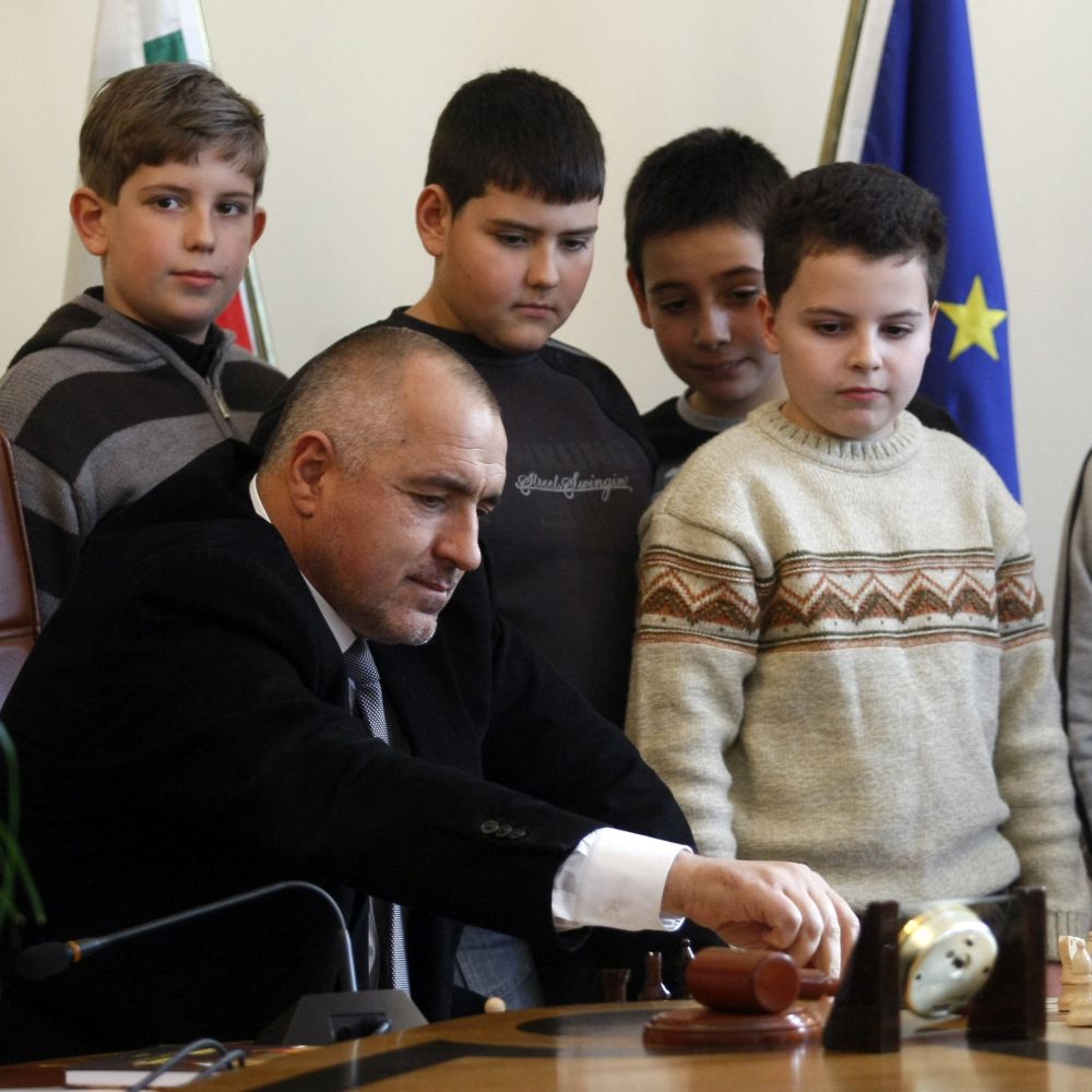 Подсказваха на Борисов за реми срещу 10-годишна шахматистка