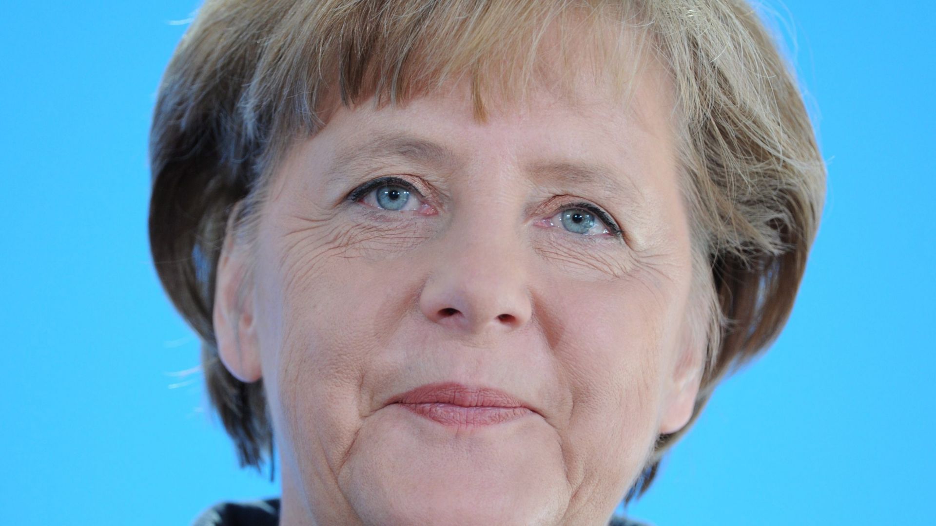 Германците разделени дали Меркел трябва да подаде оставка