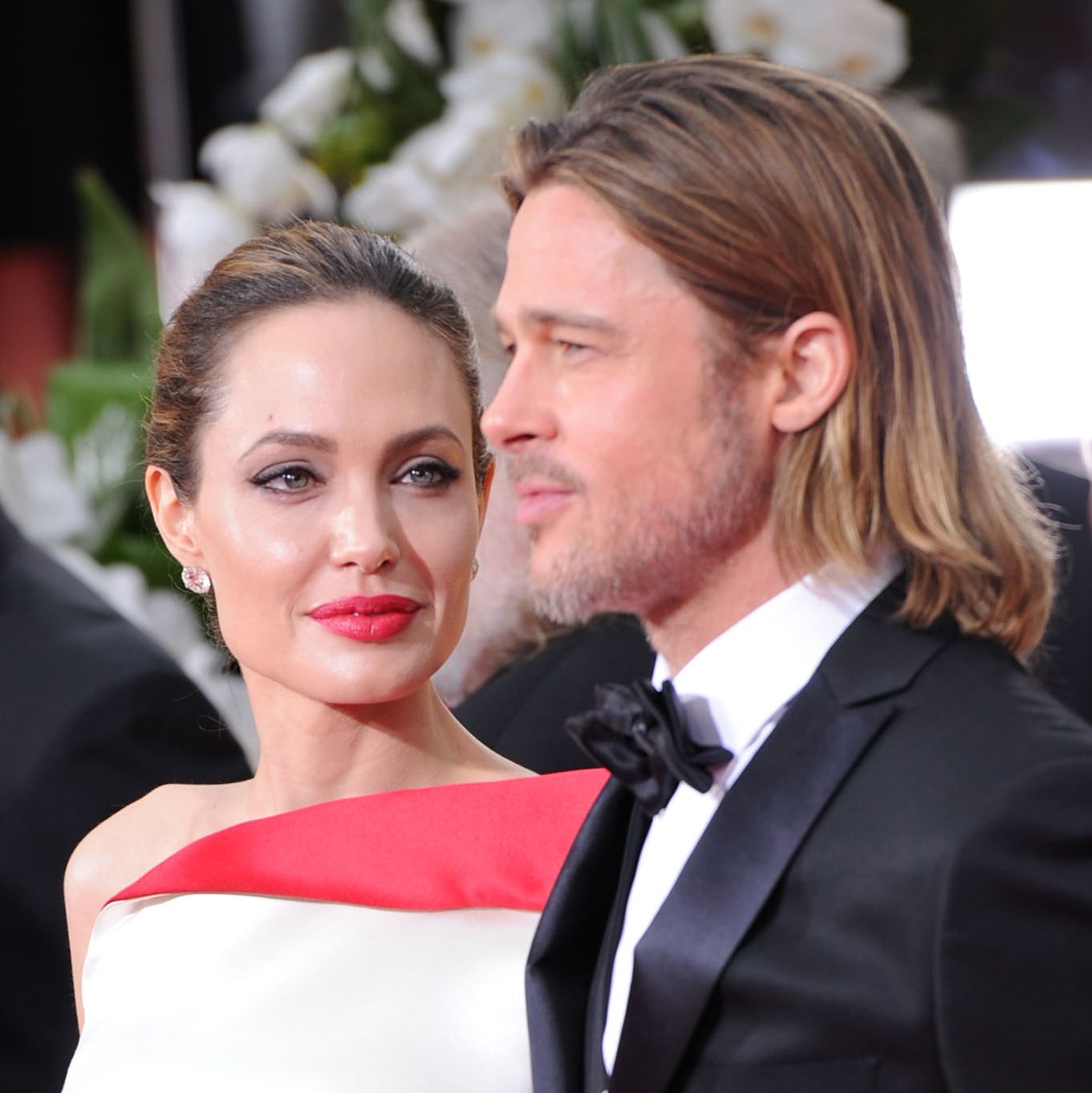Анджелина Джоли и Брад Пит са стопирали развода