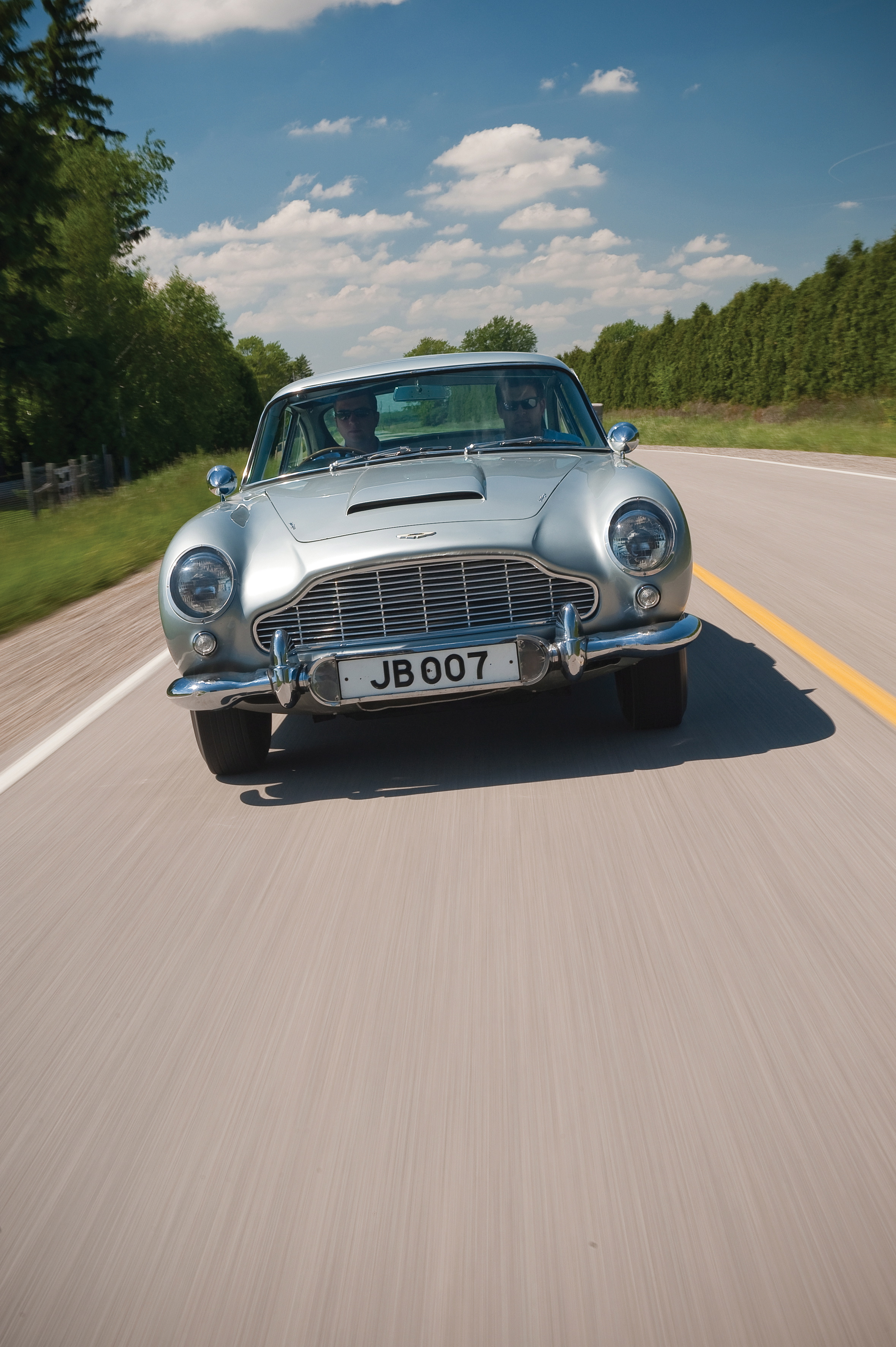 Продават Aston Martin на Пол Макартни за 300 000 паунда