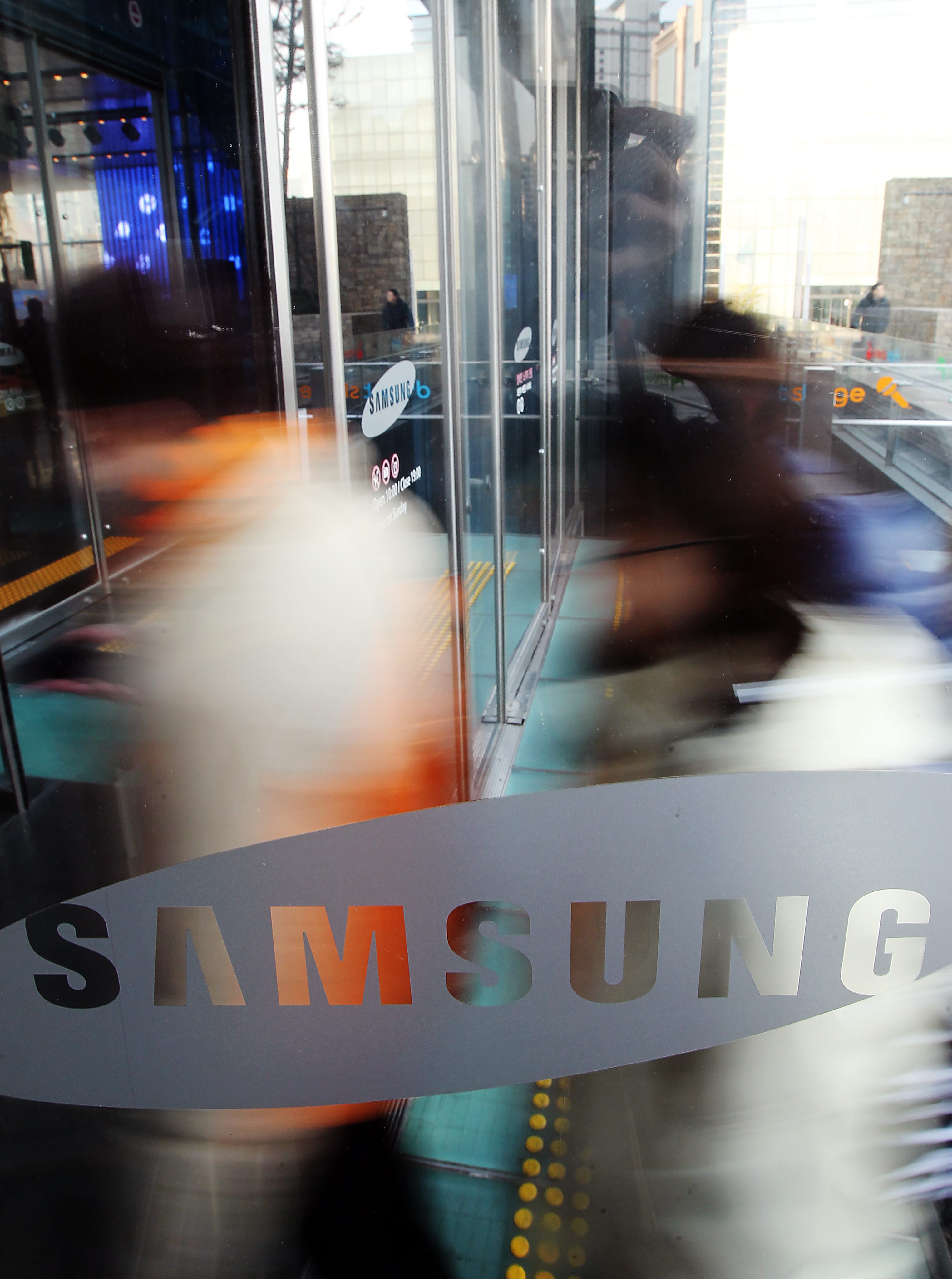Samsung спечели наградата за иновации на CES със своя прозрачен дисплей