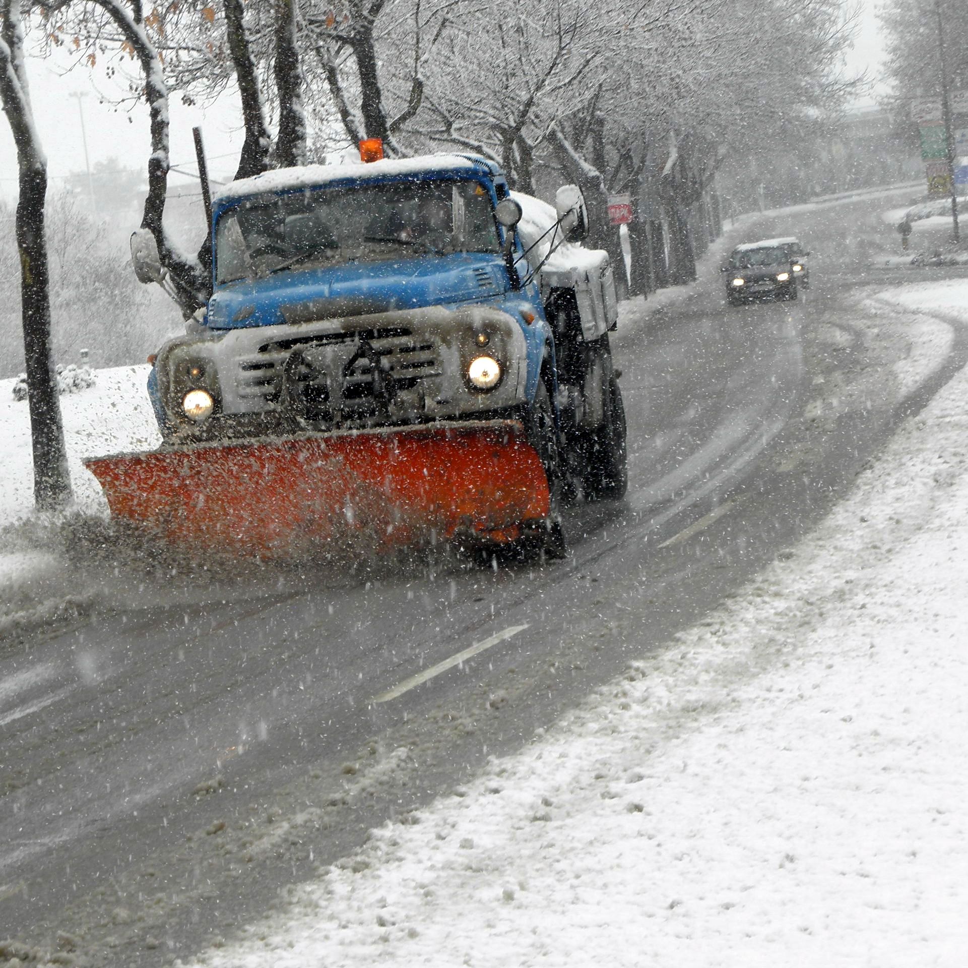 Румъния затвори границата заради снега, спряха транзита от Гърция и Турция