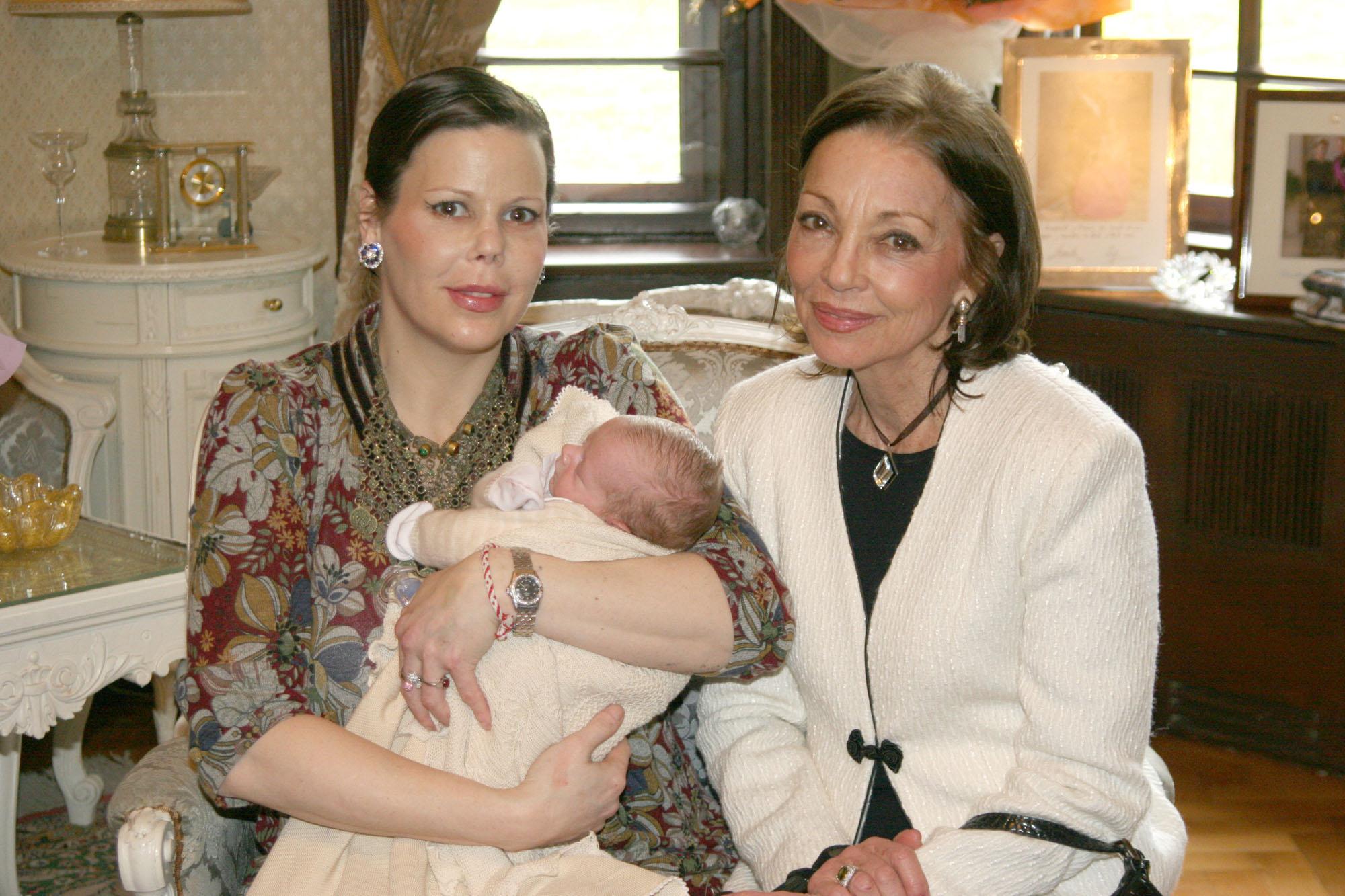 Княгиня Калина с малкият Симеон-Хасан и доня Маргарита
