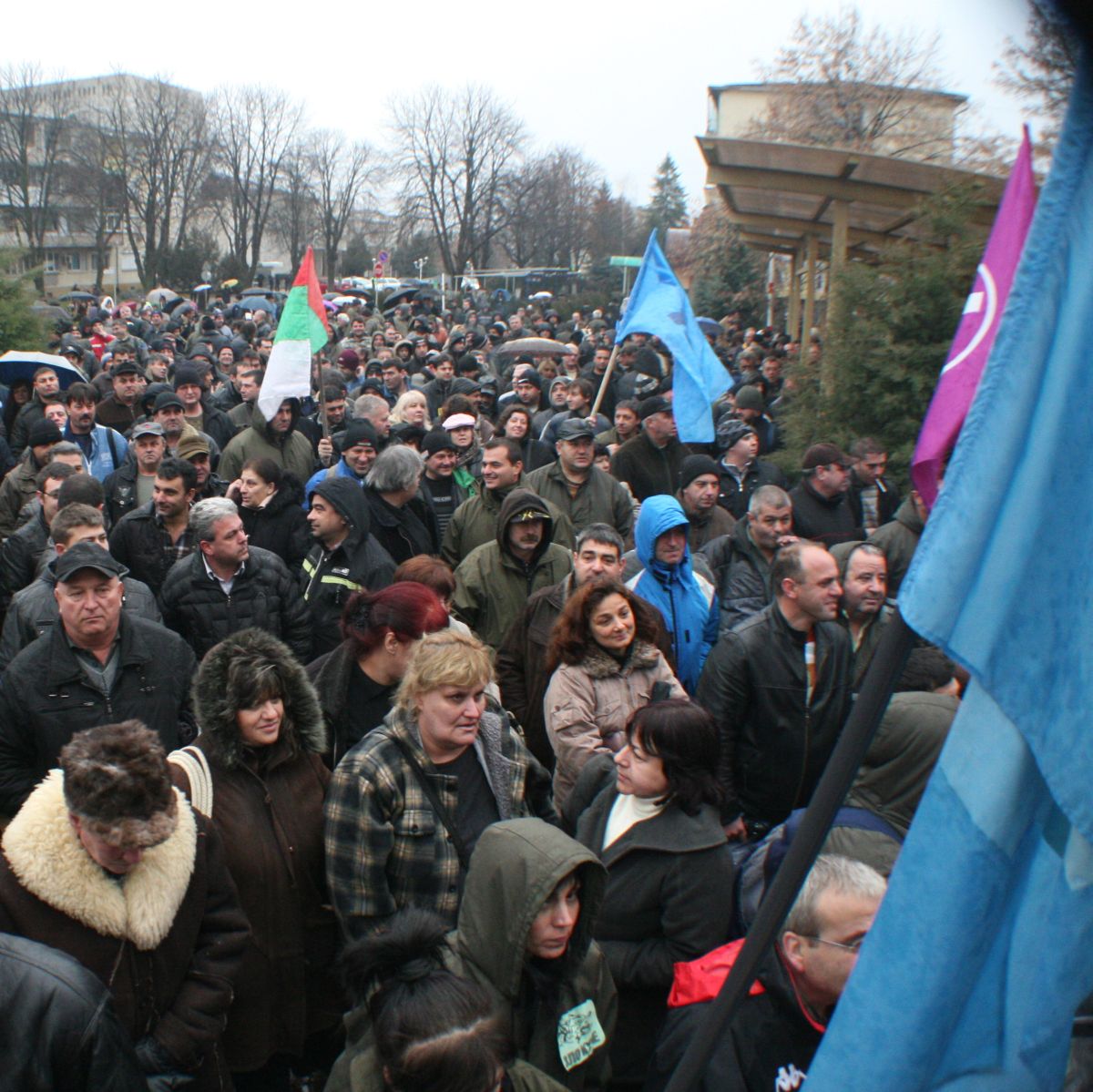 Протестиращите блокираха центъра на Раднево