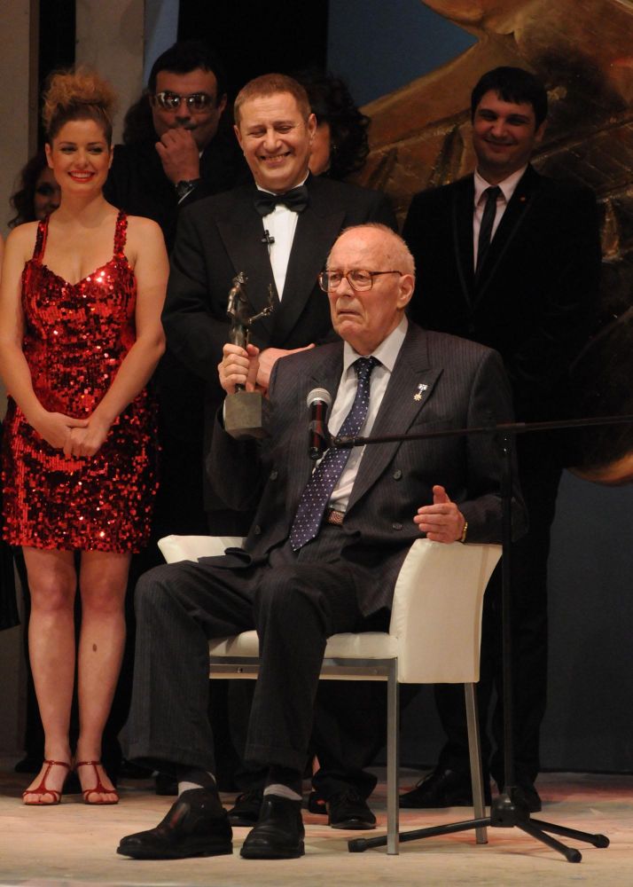 Актьорът получи награда ”Аскеер” за цялостно творчество през 2011 г.