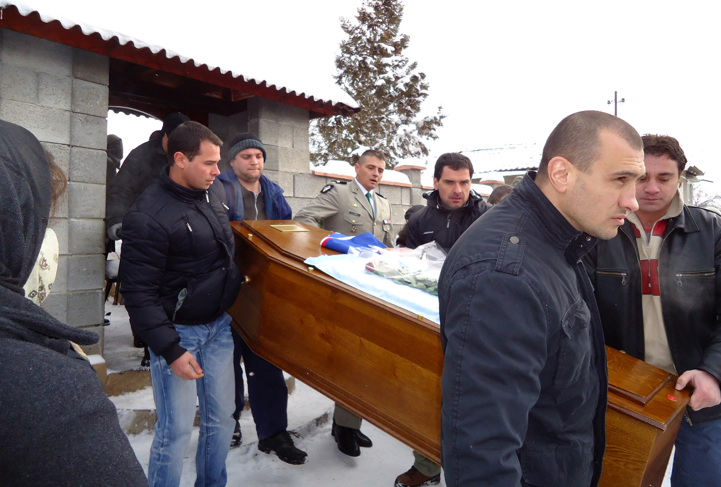 Погребаха убития в Афганистан българин