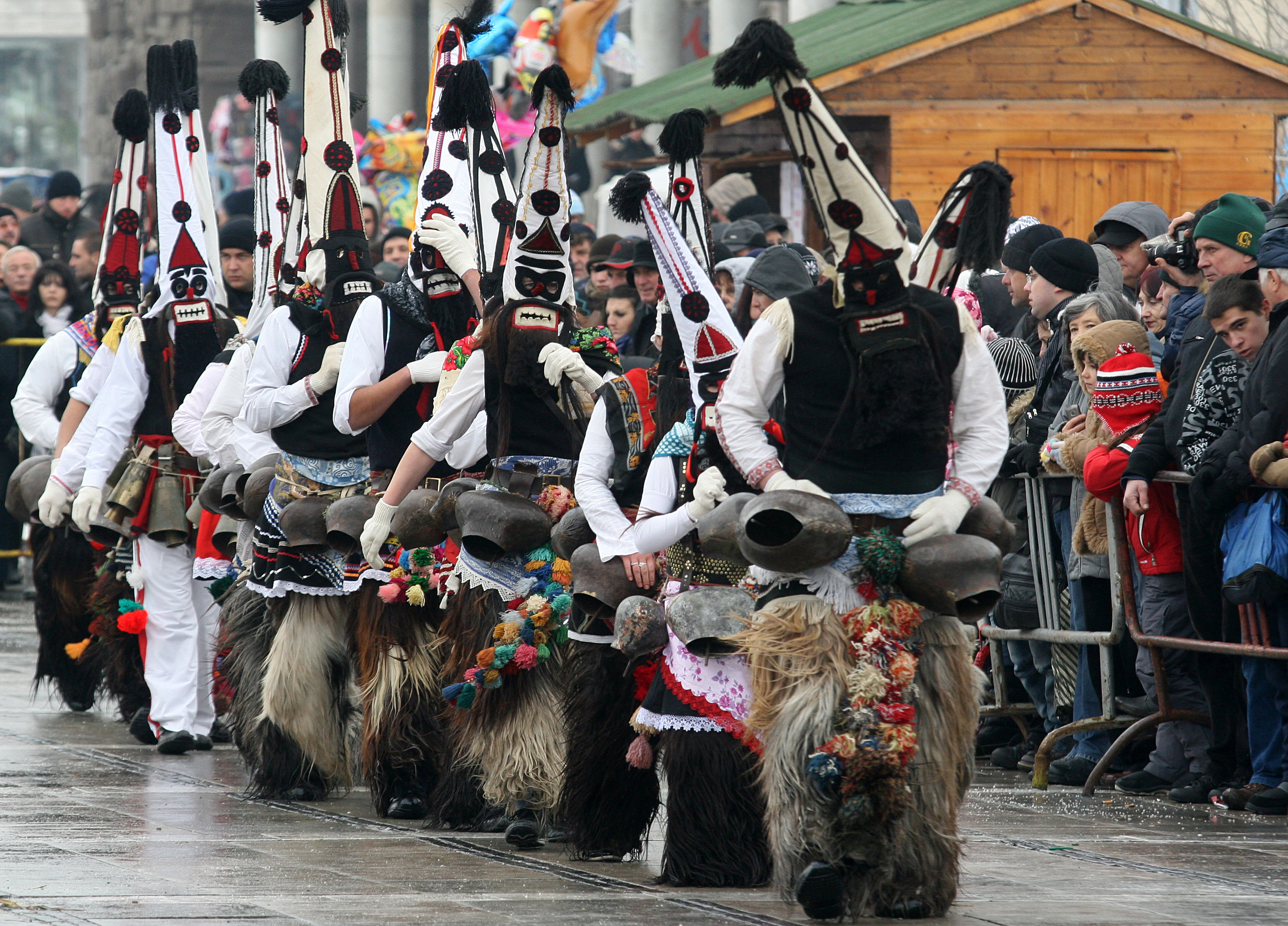 Кукери в Перник