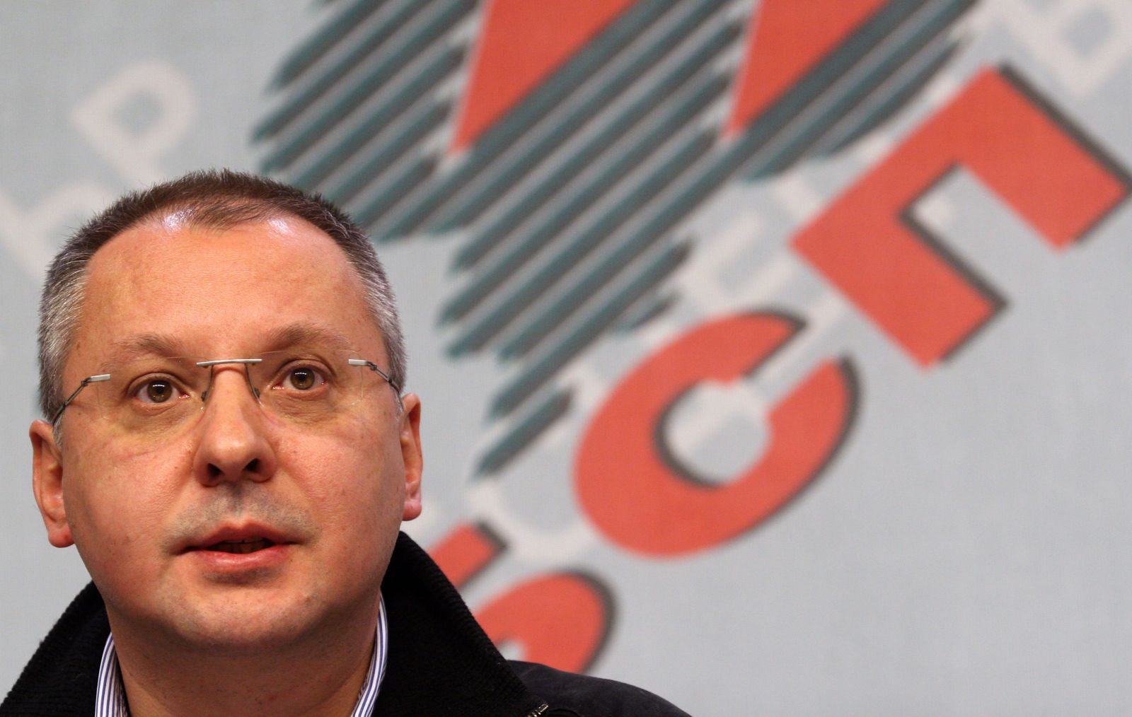 Лидерът на БСП Сергей Станишев обяви, че не знаел за принадлежността на Георги Първанов към бившата Държавна сигурност