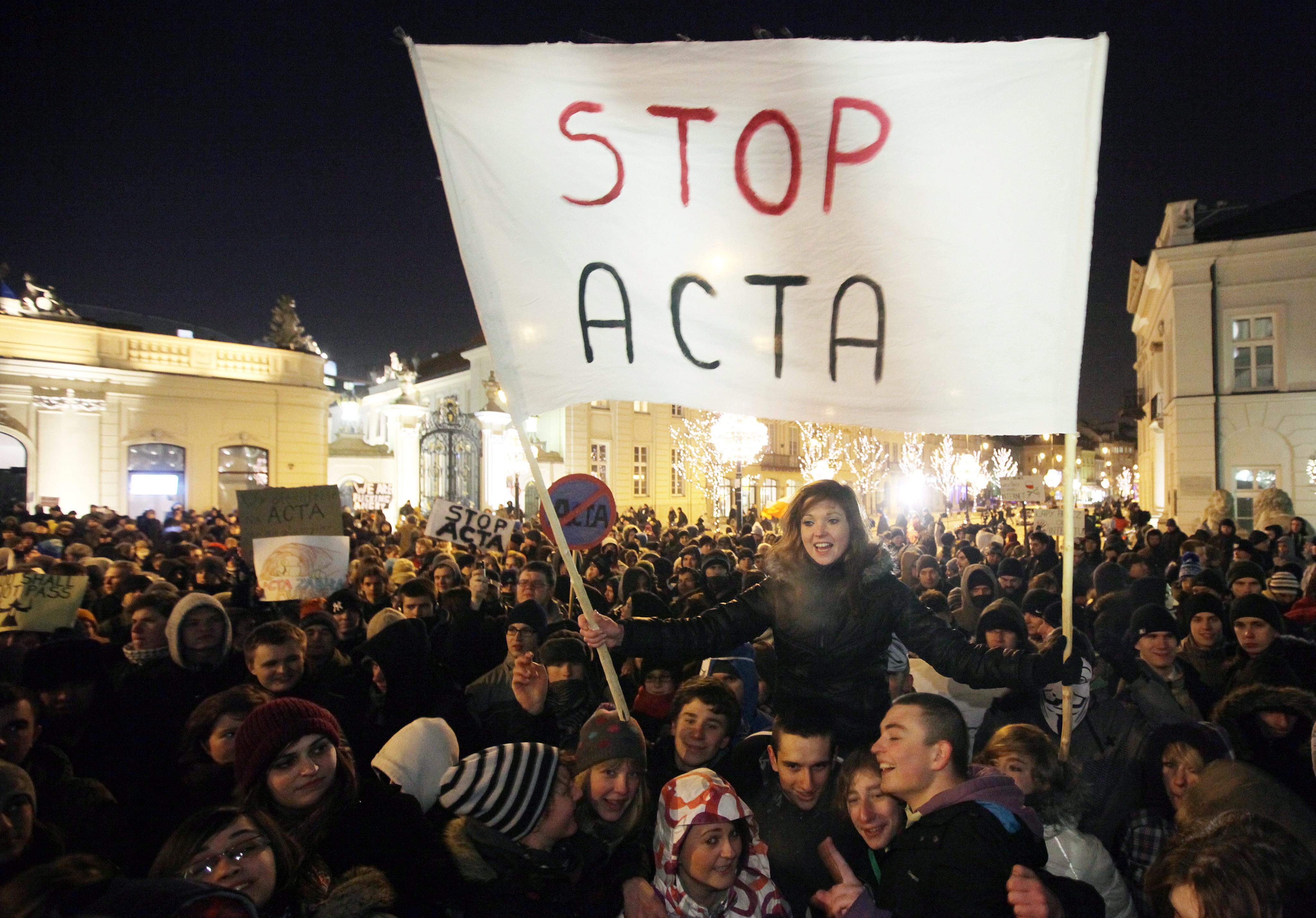 Протест в Полша срещу международното търговско споразумение за опазване на авторските права ACTA