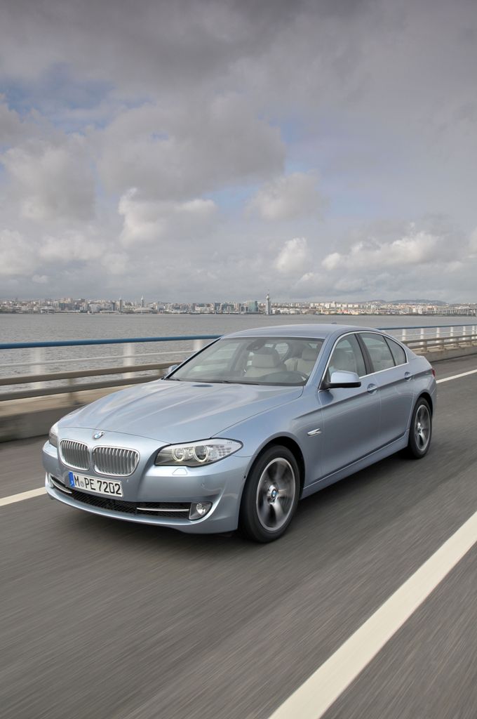 BMW ActiveHybrid 5 идва в България