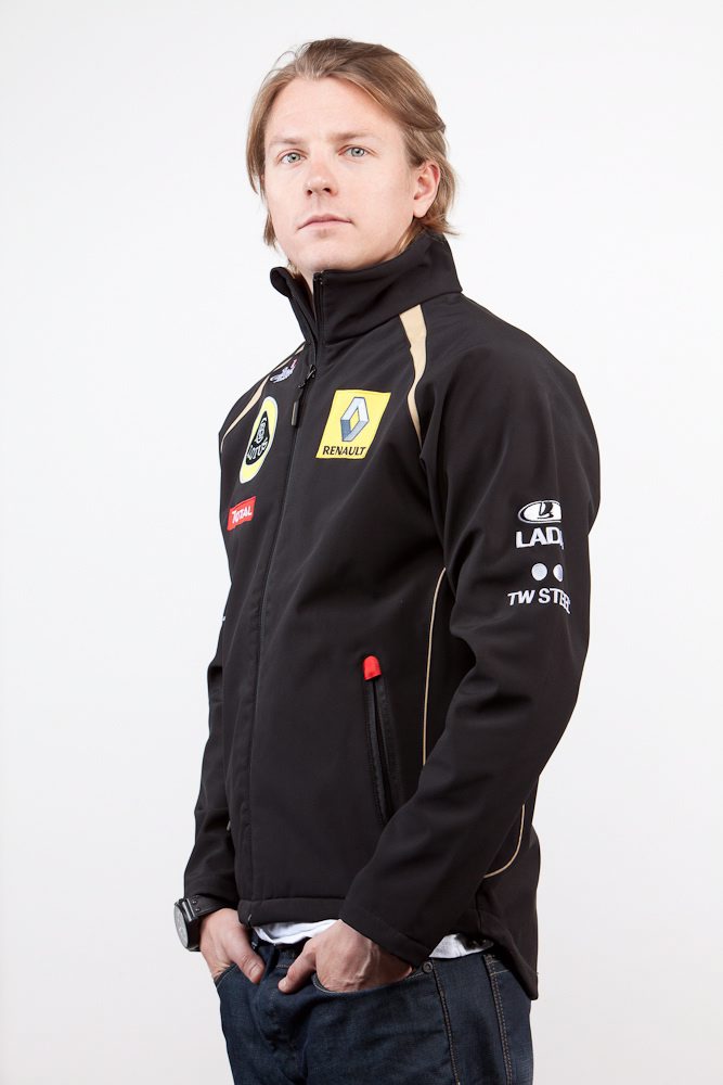 Райконен, шампион от 2007 година с Ферари, се завърна във Формула 1 с 2-годишен договор с Лотус - бившият отбор Рено