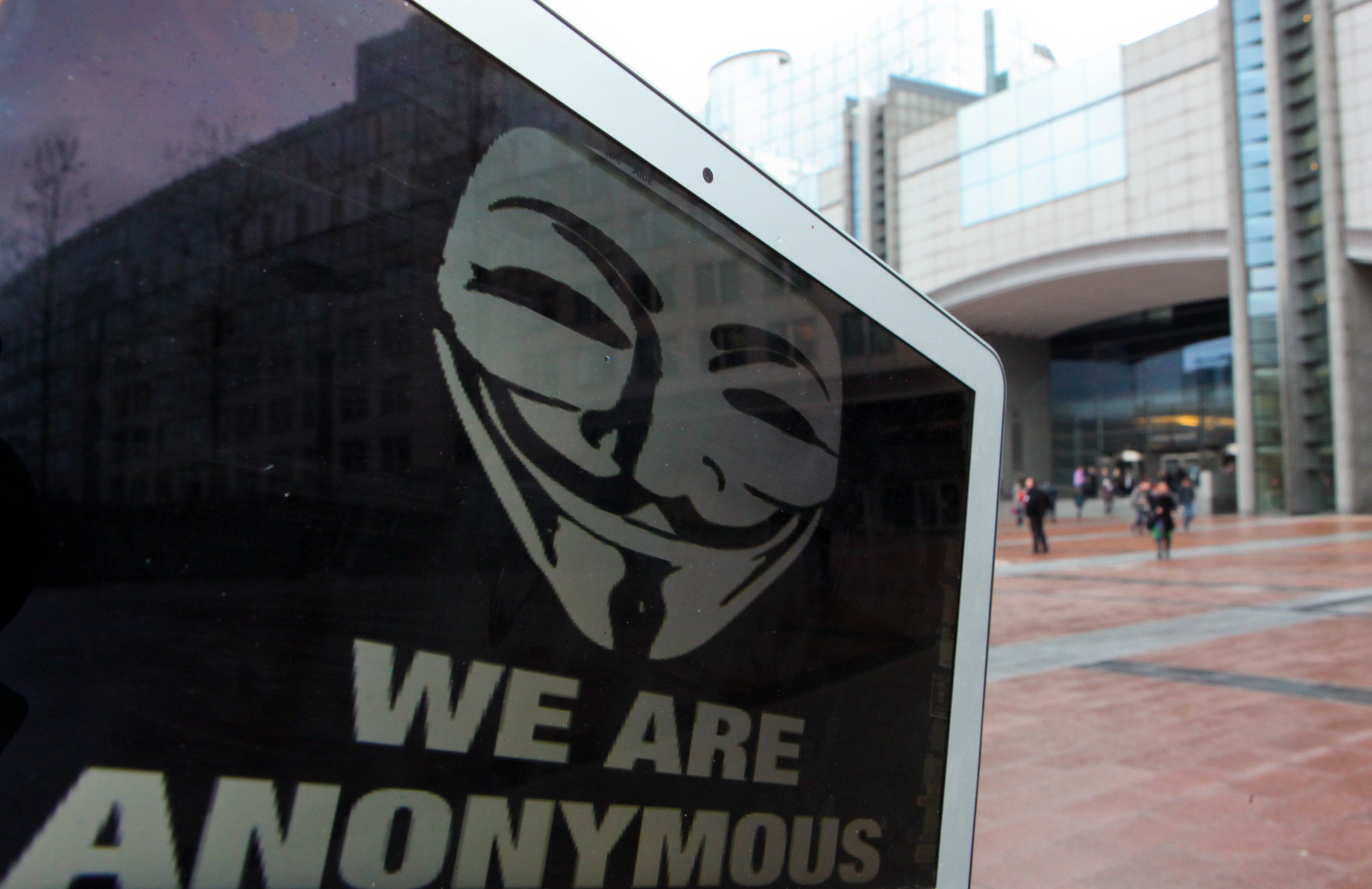 Anonymous пробиха сайта на Panda Security