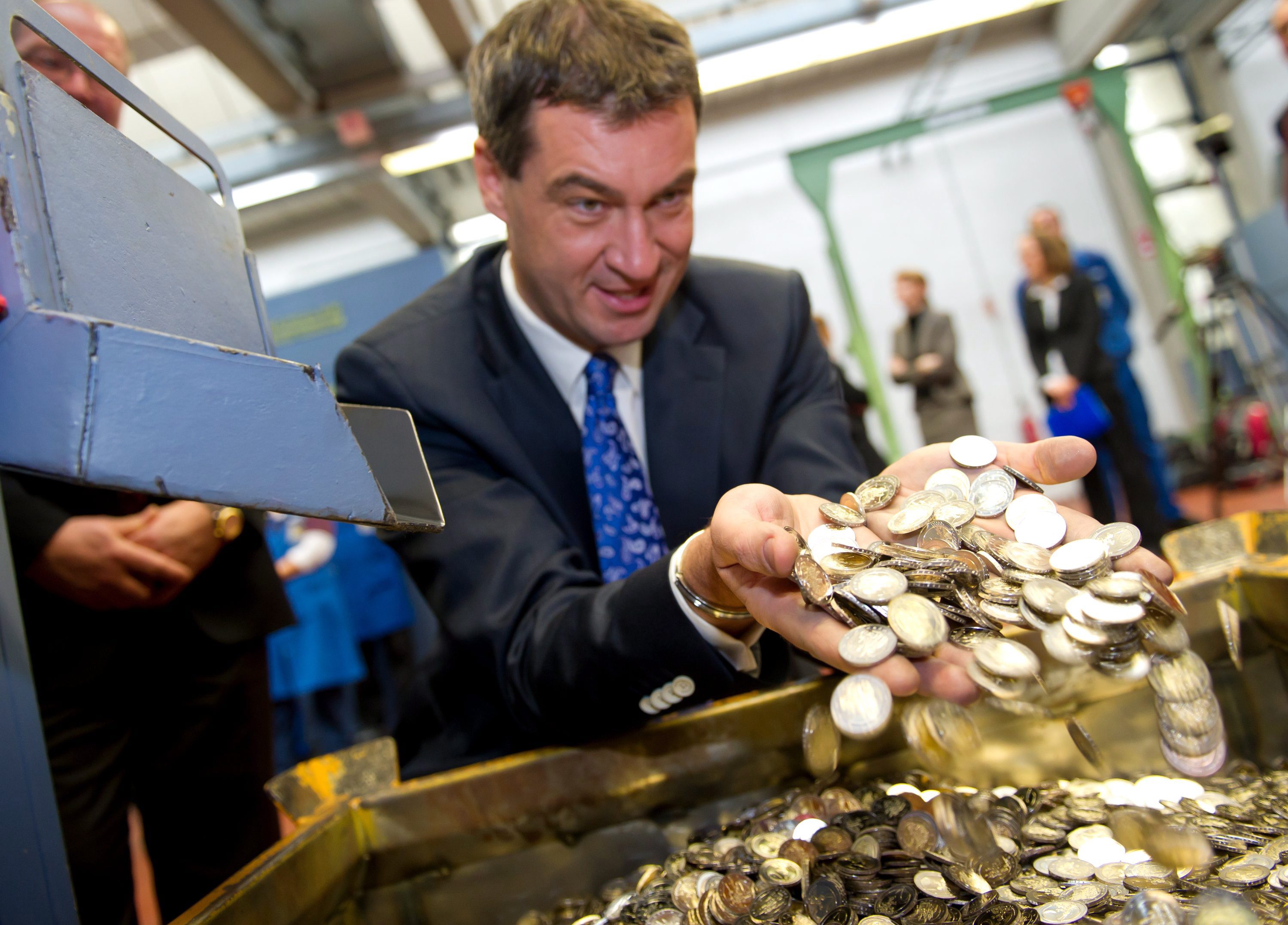 Франция пуска златна монета от 1000 евро