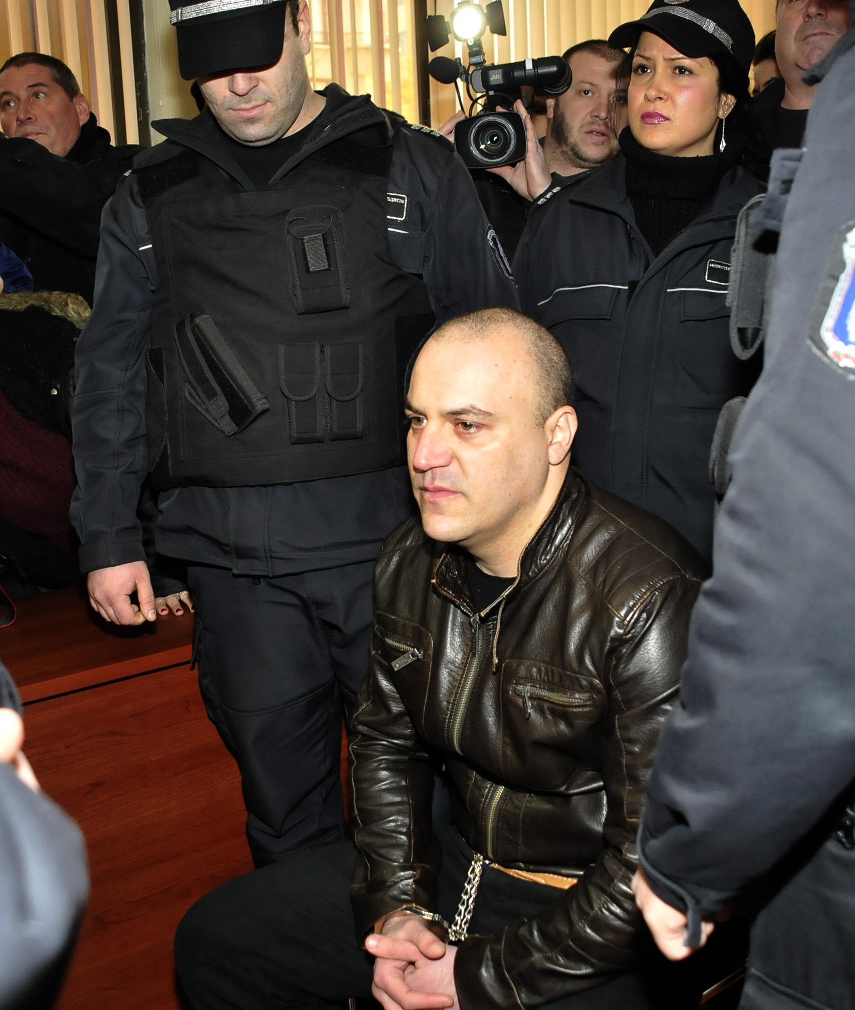 Банковият обирджия от Сливен ще лежи 15 г. в затвор