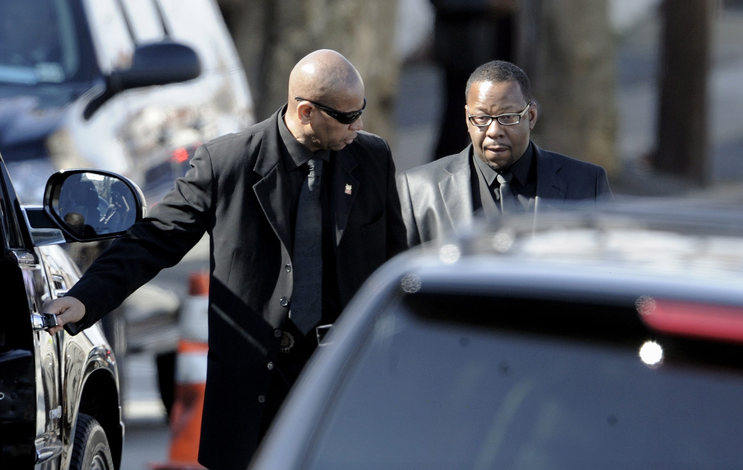 Боби Браун на погребението на Уитни Хюстън