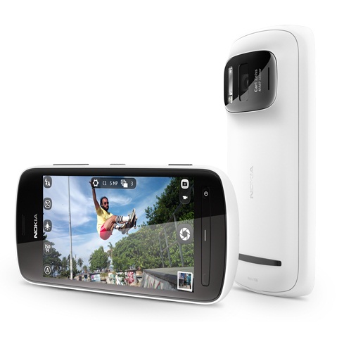 Nokia 808 изуми с 41-мегапикселова камера
