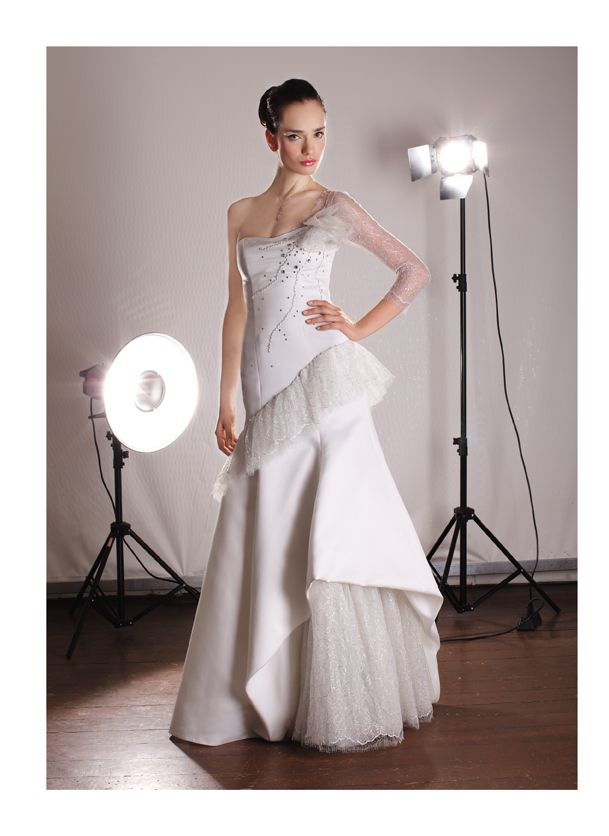 Ирена Милянкова в модел на Atelier SIMON