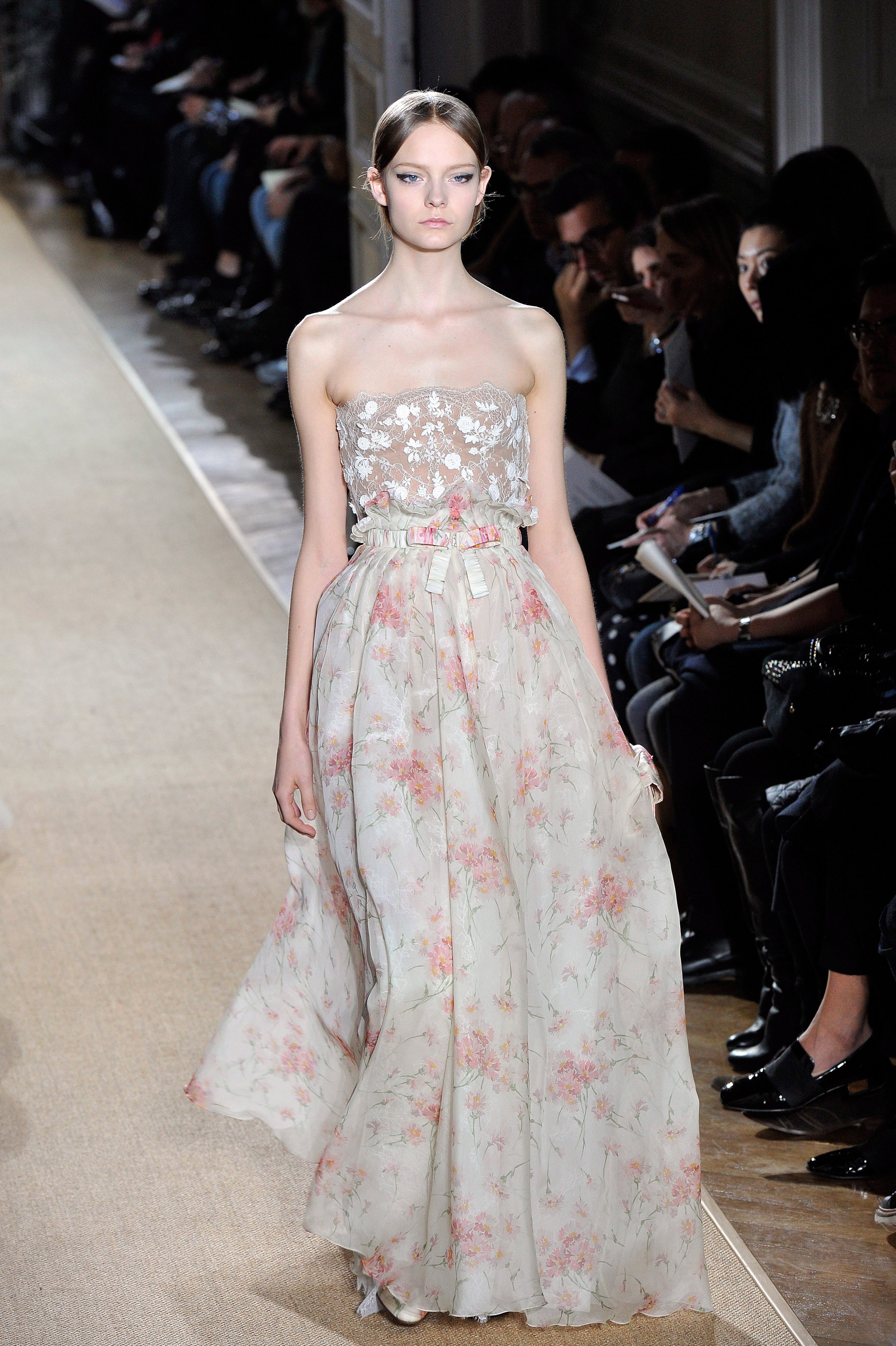 Модел на Valentino