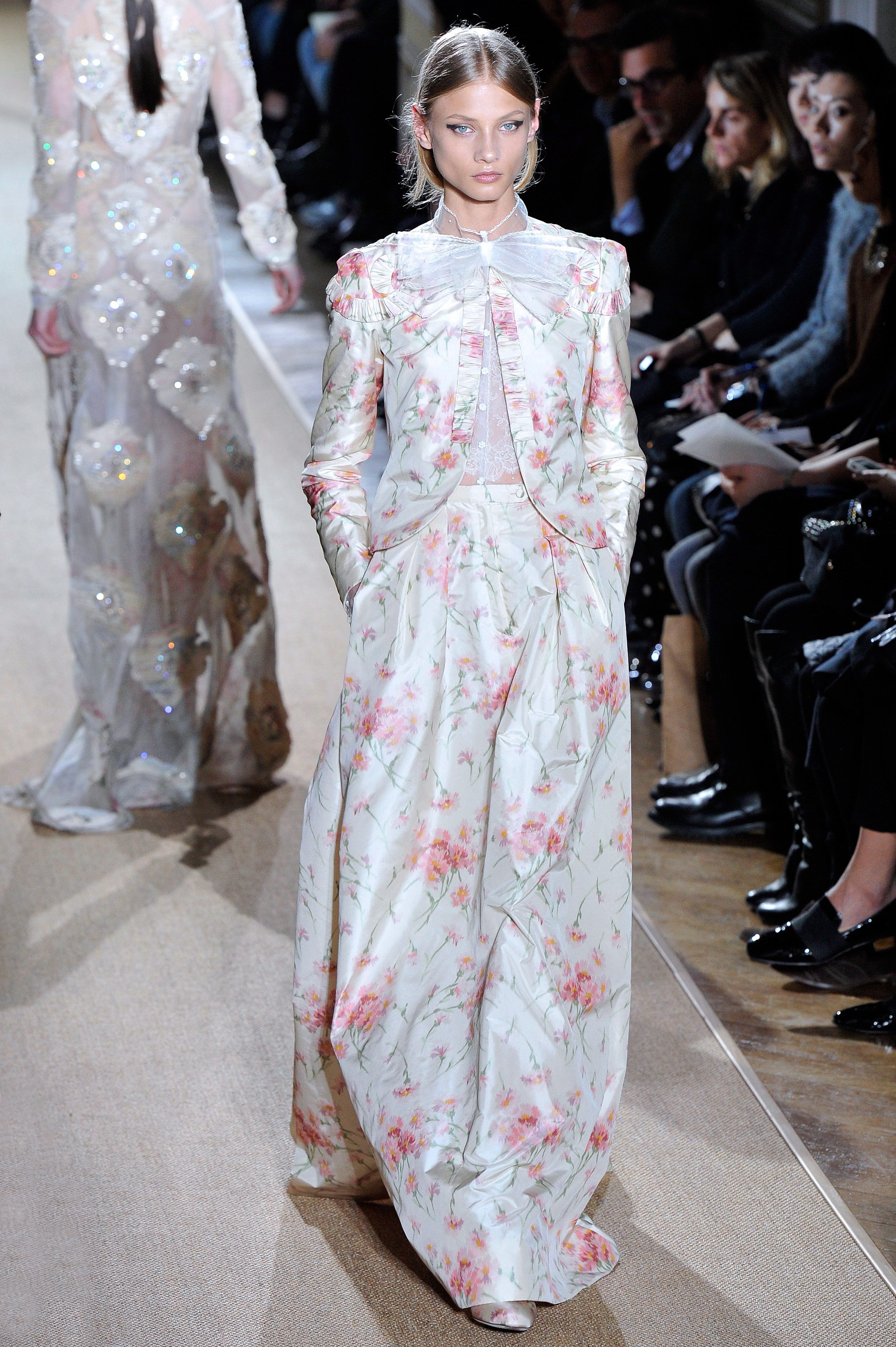Модел на Valentino