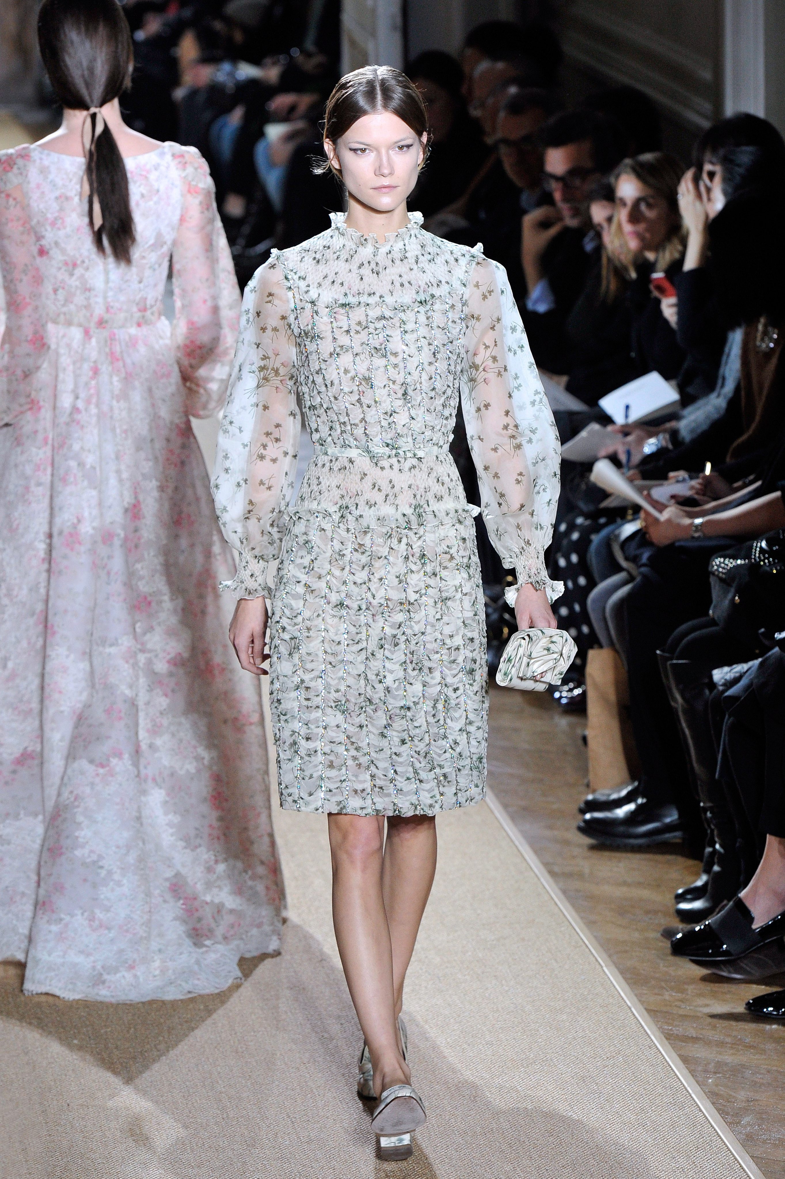 Модел на Valentino