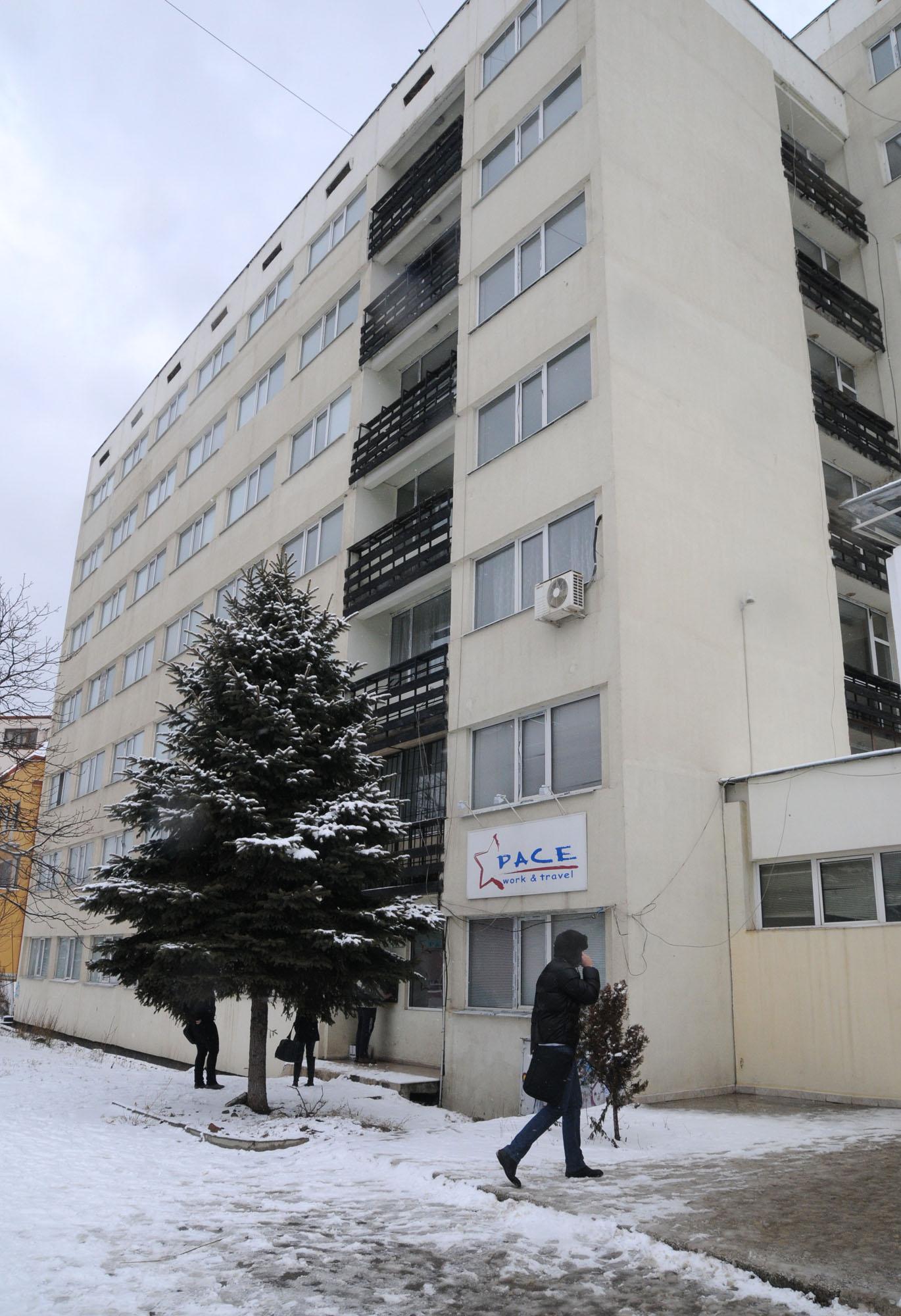 Общежитията ще се затварят в определен час и който закъснее - отива на квартира, закани се Сергей Игнатов