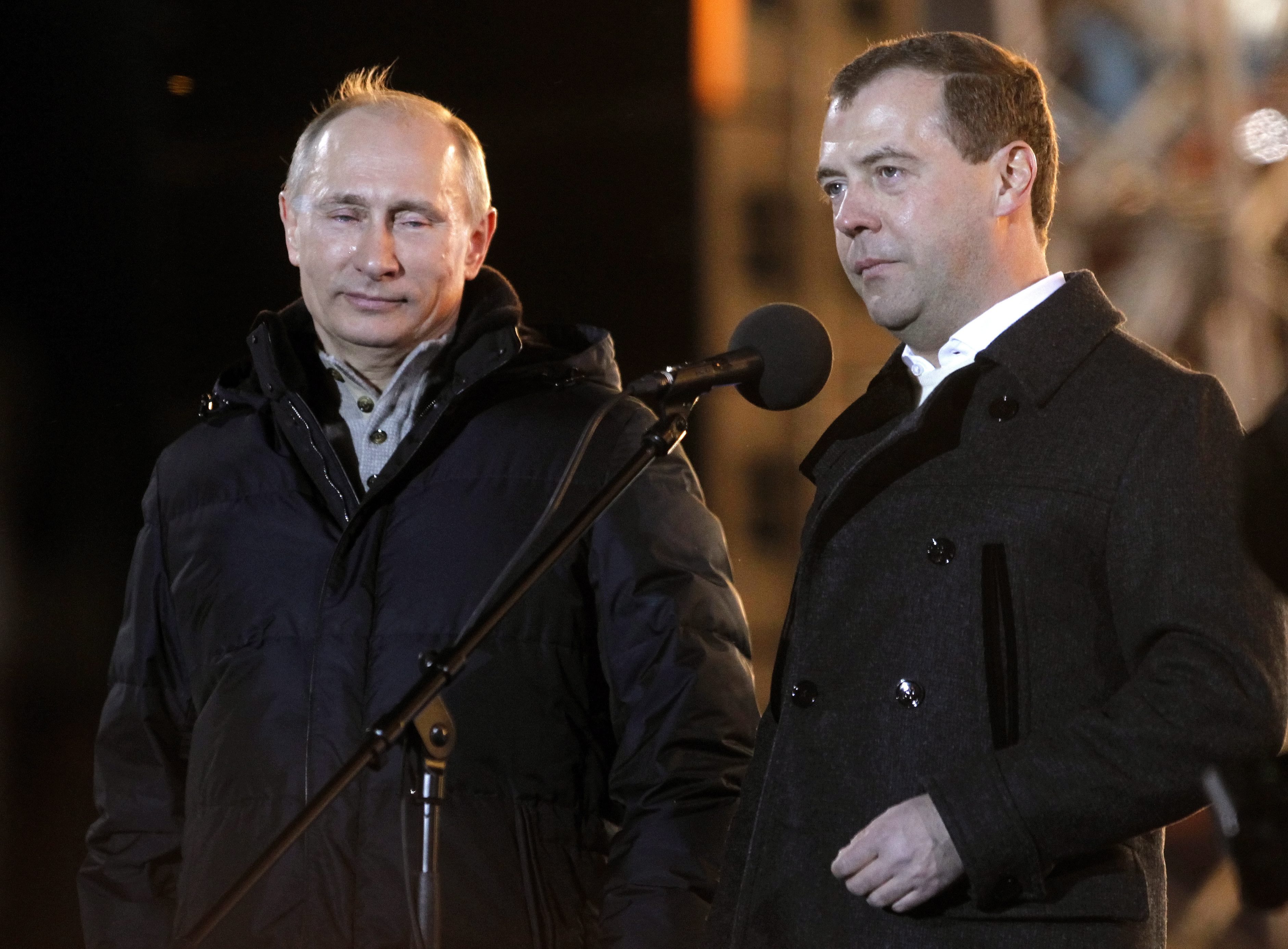 ”Файненшъл Таймс” видя разрив между Медведев и Путин