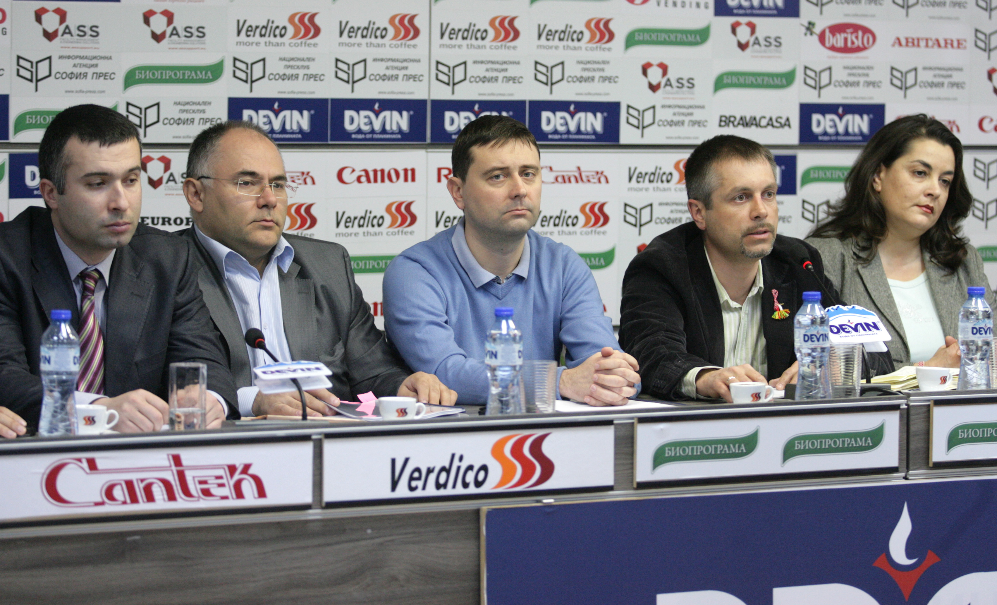 Пресконференция за контрола в интернет