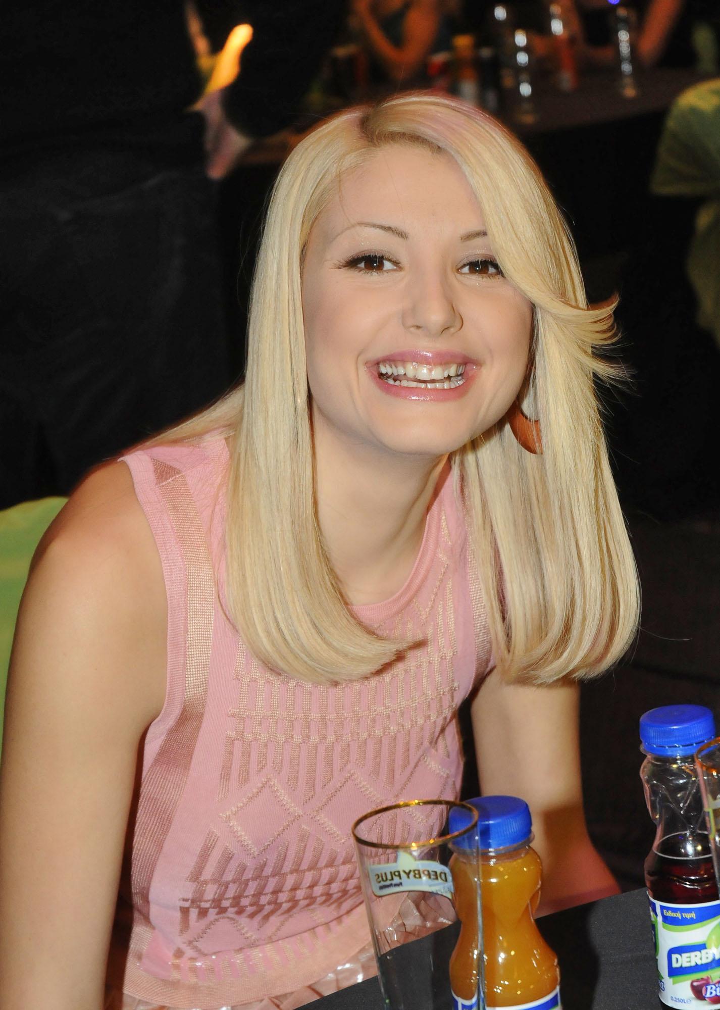 Цветелина Янева