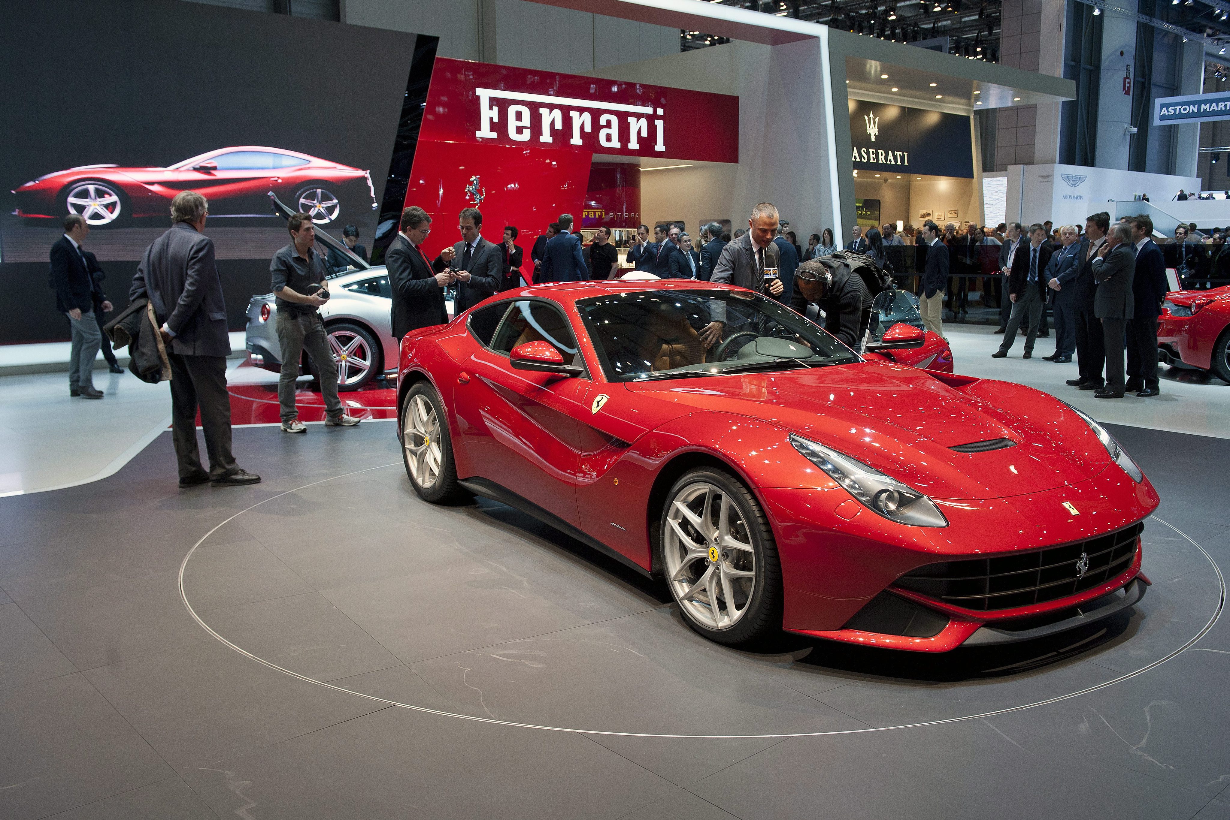 $1,12 млн. за първото Ferrari F12berlinetta в САЩ