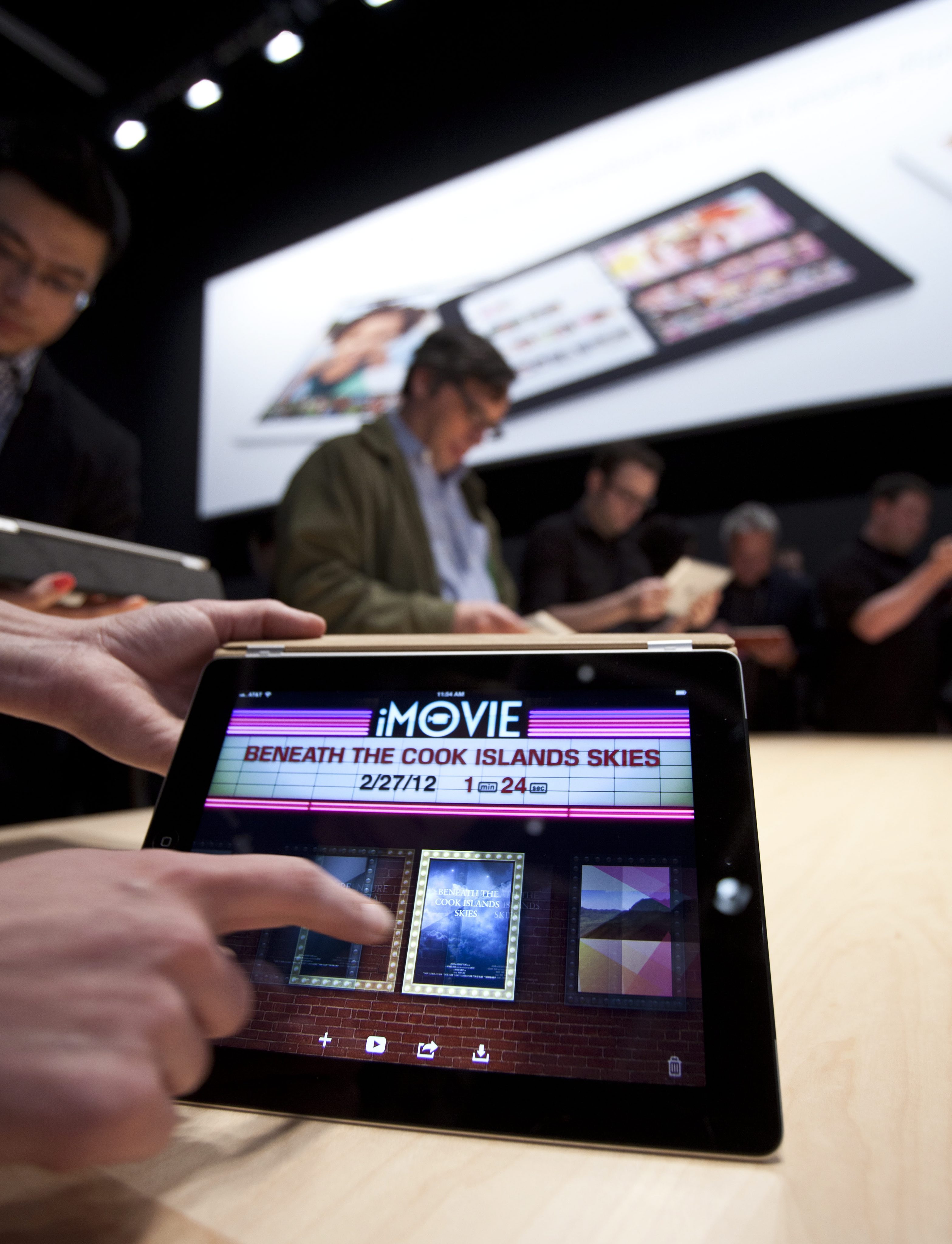 Журналисти се запознават с новия iPad в Yerba Buena Center в Сан Франциско