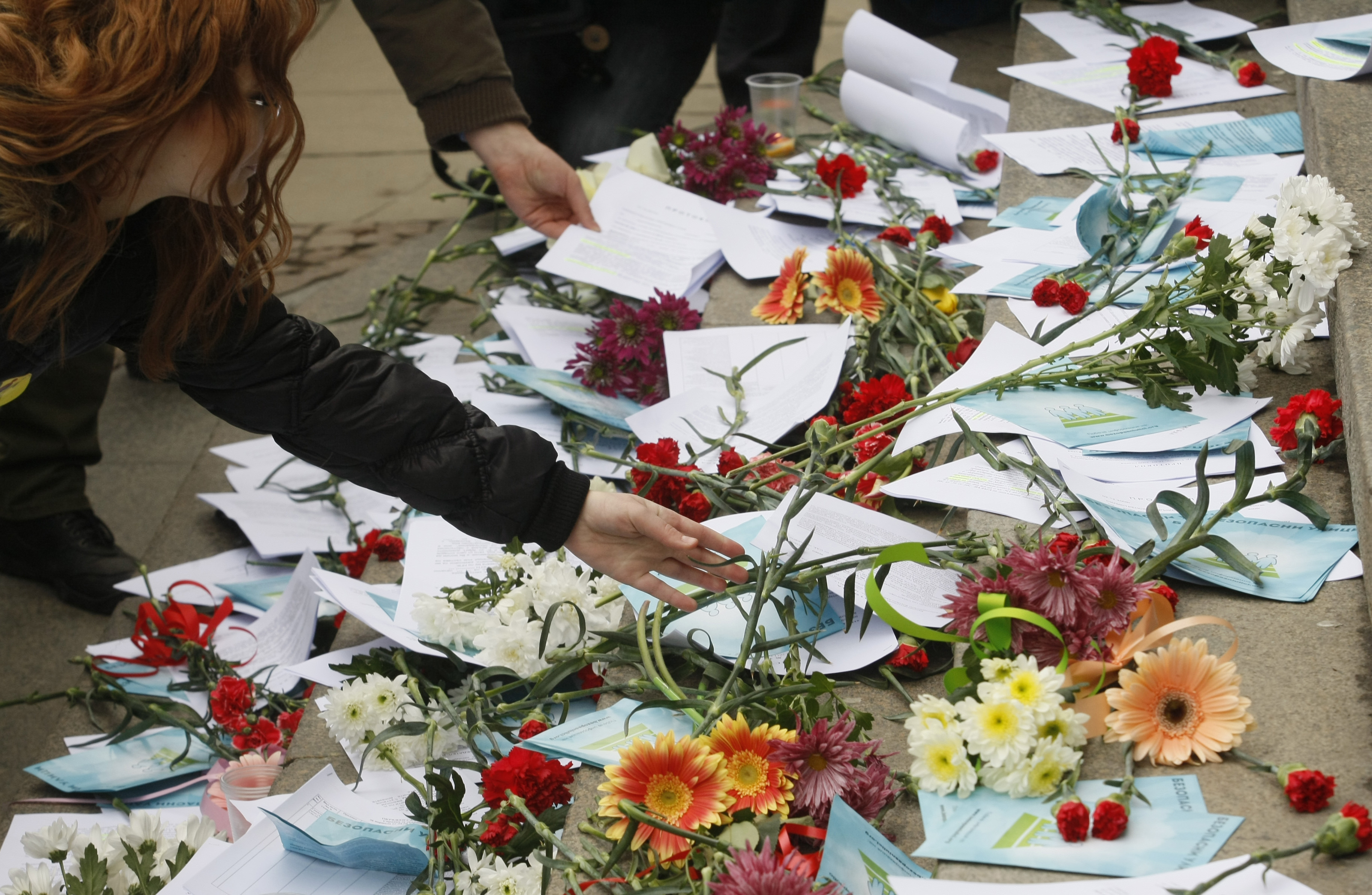 В София бяха поставени цветя от граждани пред Съдебната палата