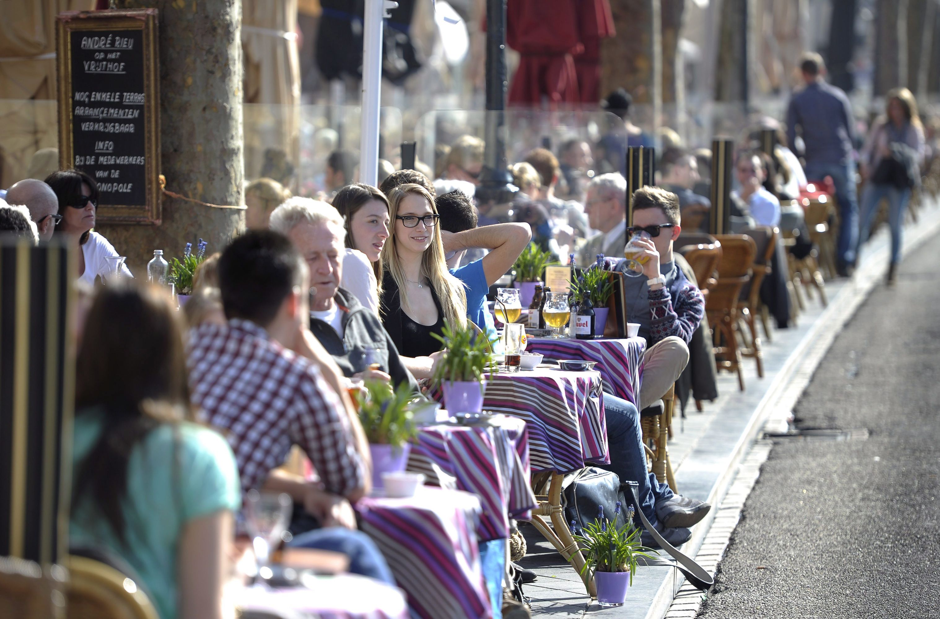 Времето остава топло и през следващите дни