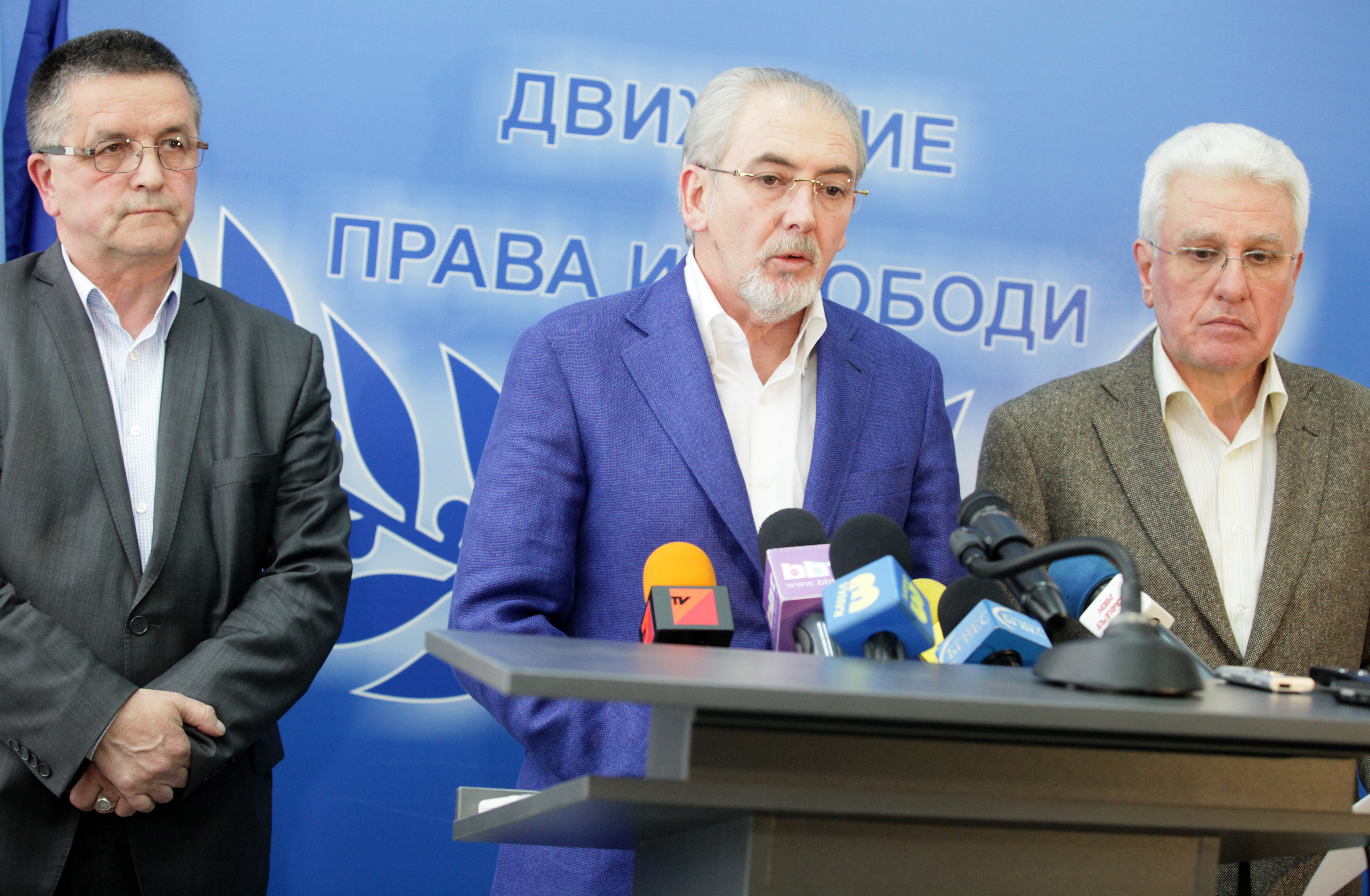 Местан предлага служебно правителство и избори на 28 април