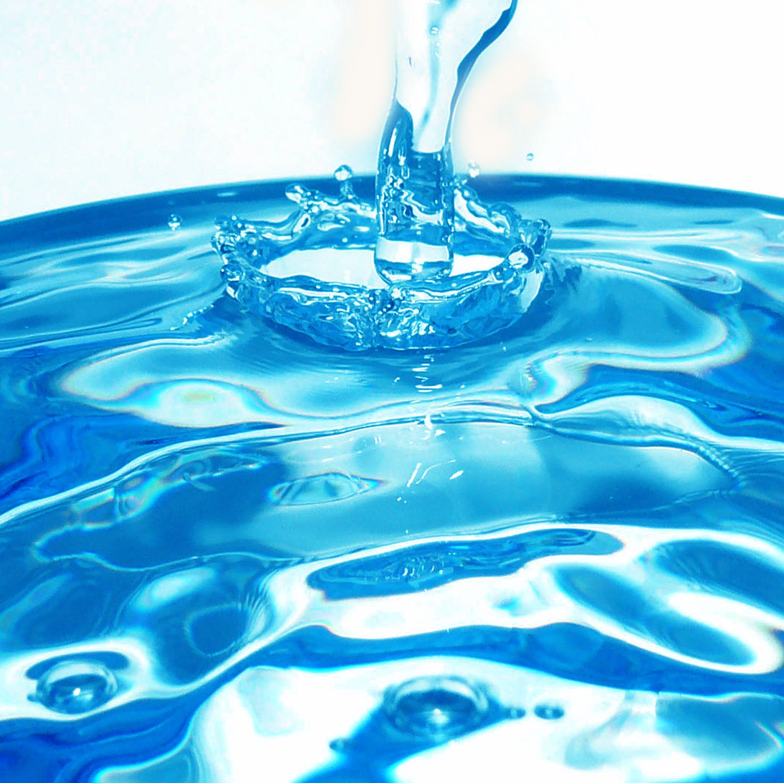 Физици вързаха водата на възел