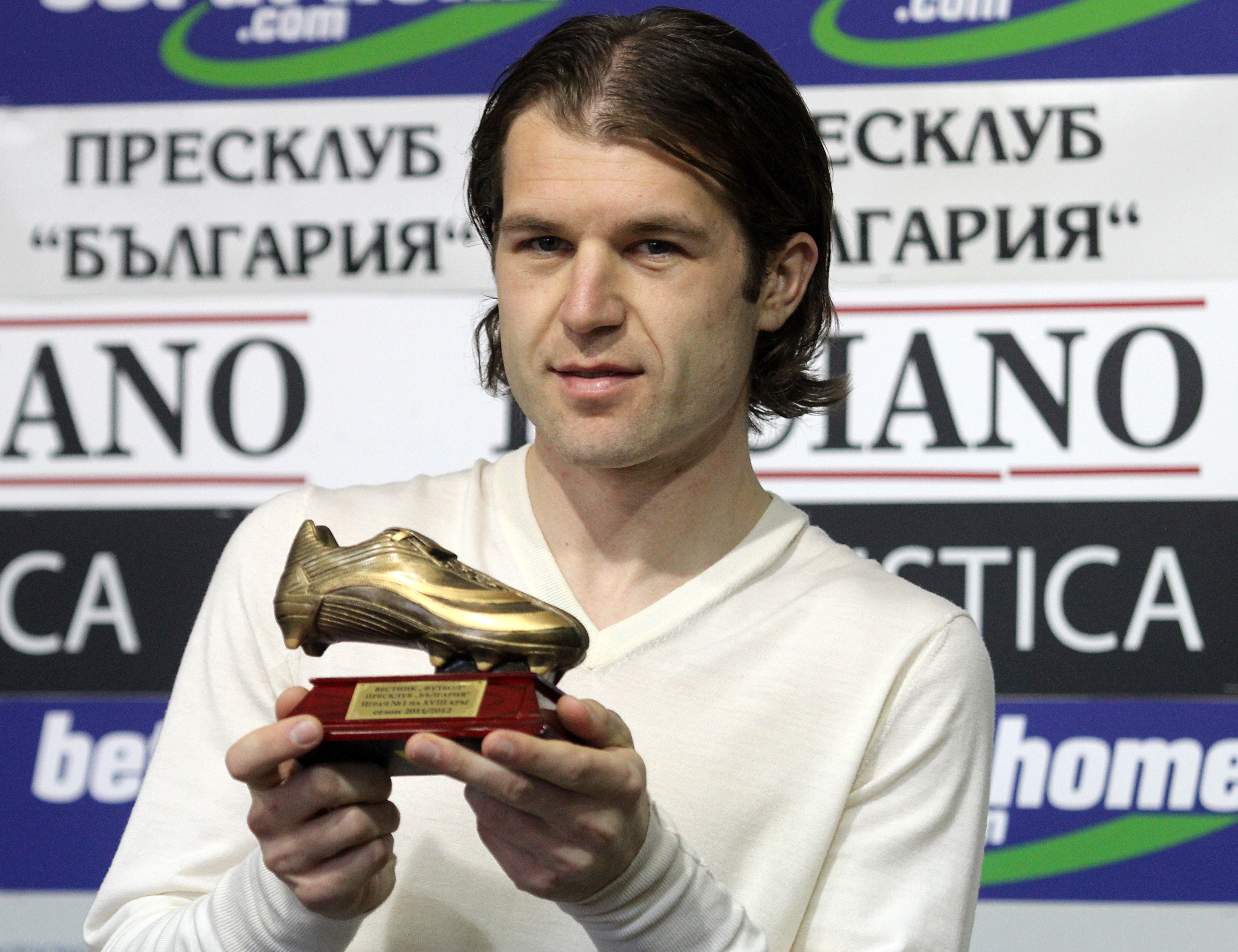 Иван Цветков: Искам да приключа с футбола в Левски (видео)